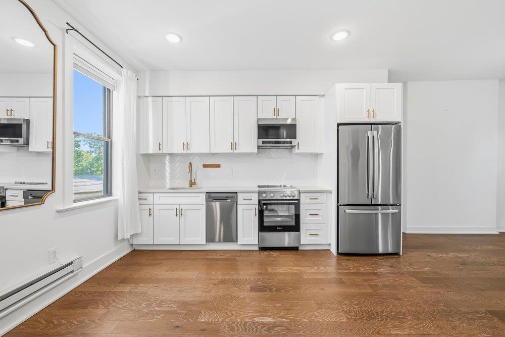 366 2ND ST Unit: 2