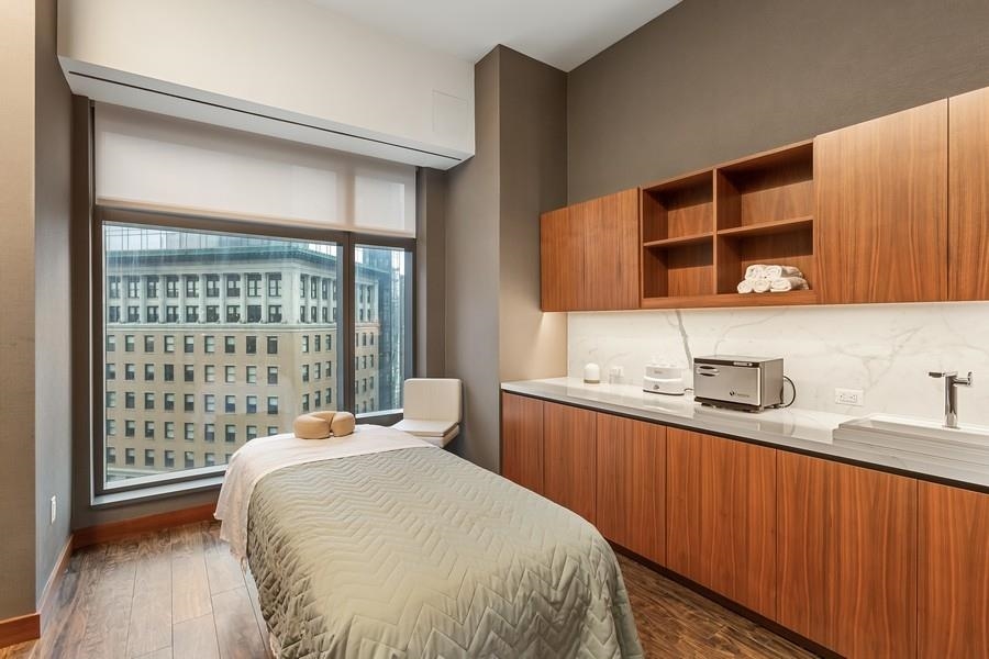 99 HUDSON ST Unit: 2100