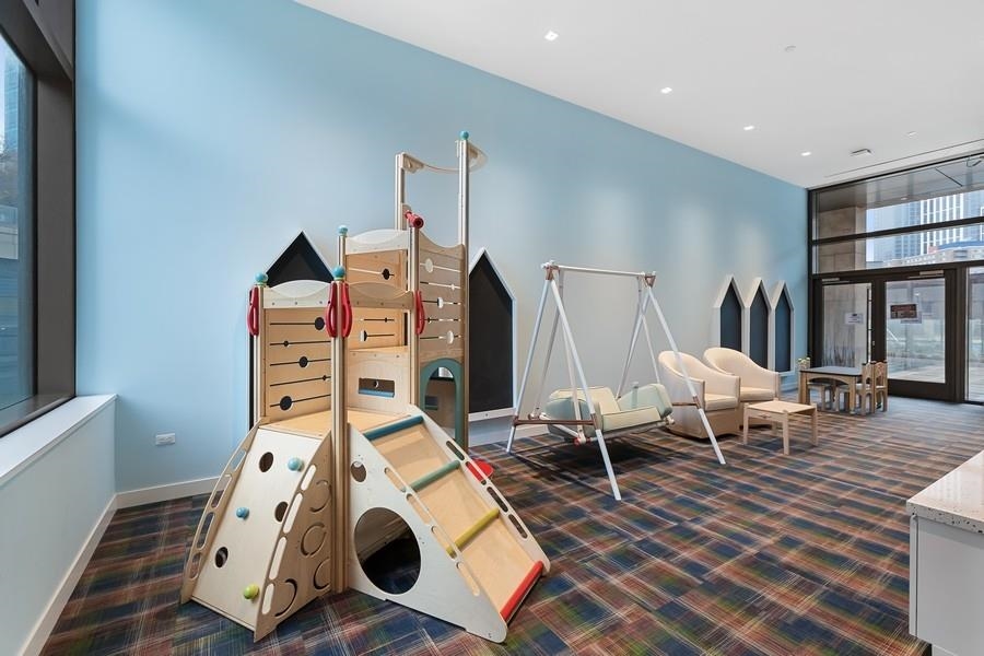 99 HUDSON ST Unit: 2100