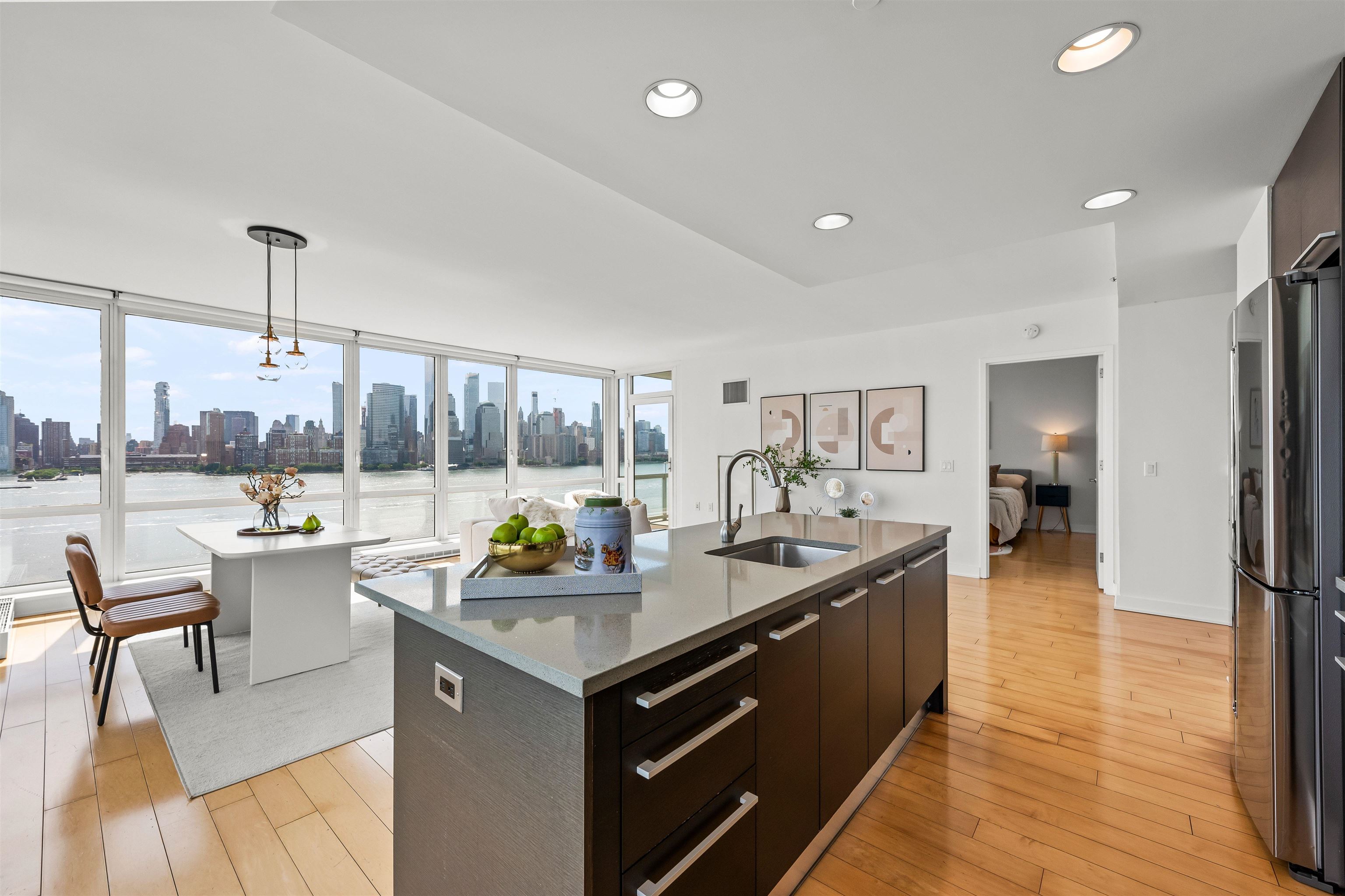 2 2ND ST Unit: 1602