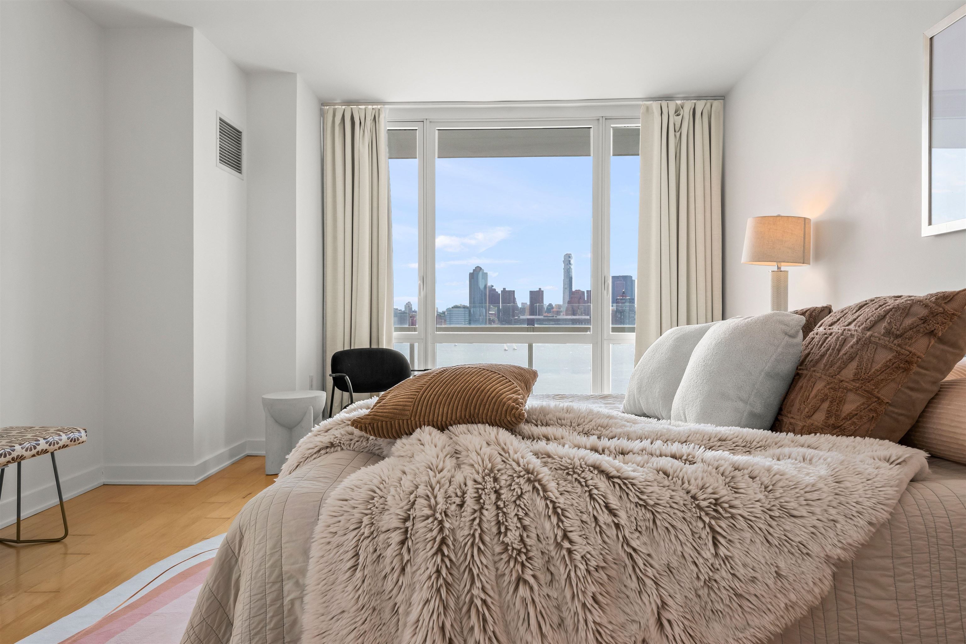 2 2ND ST Unit: 1602