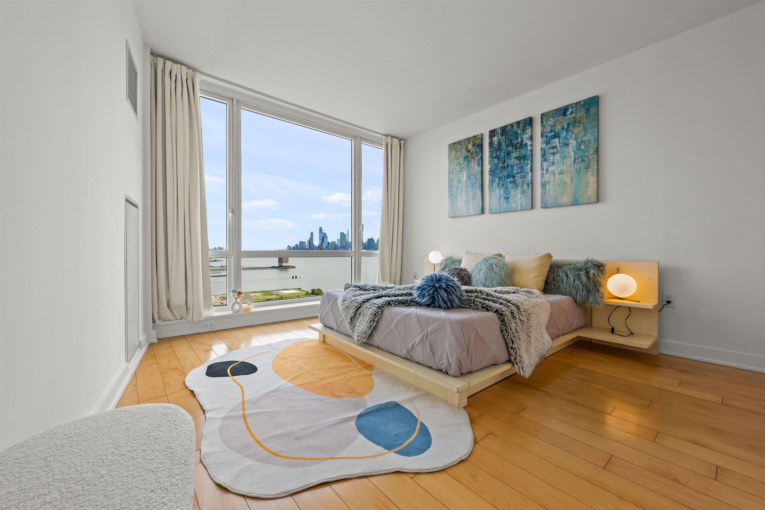 2 2ND ST Unit: 1602