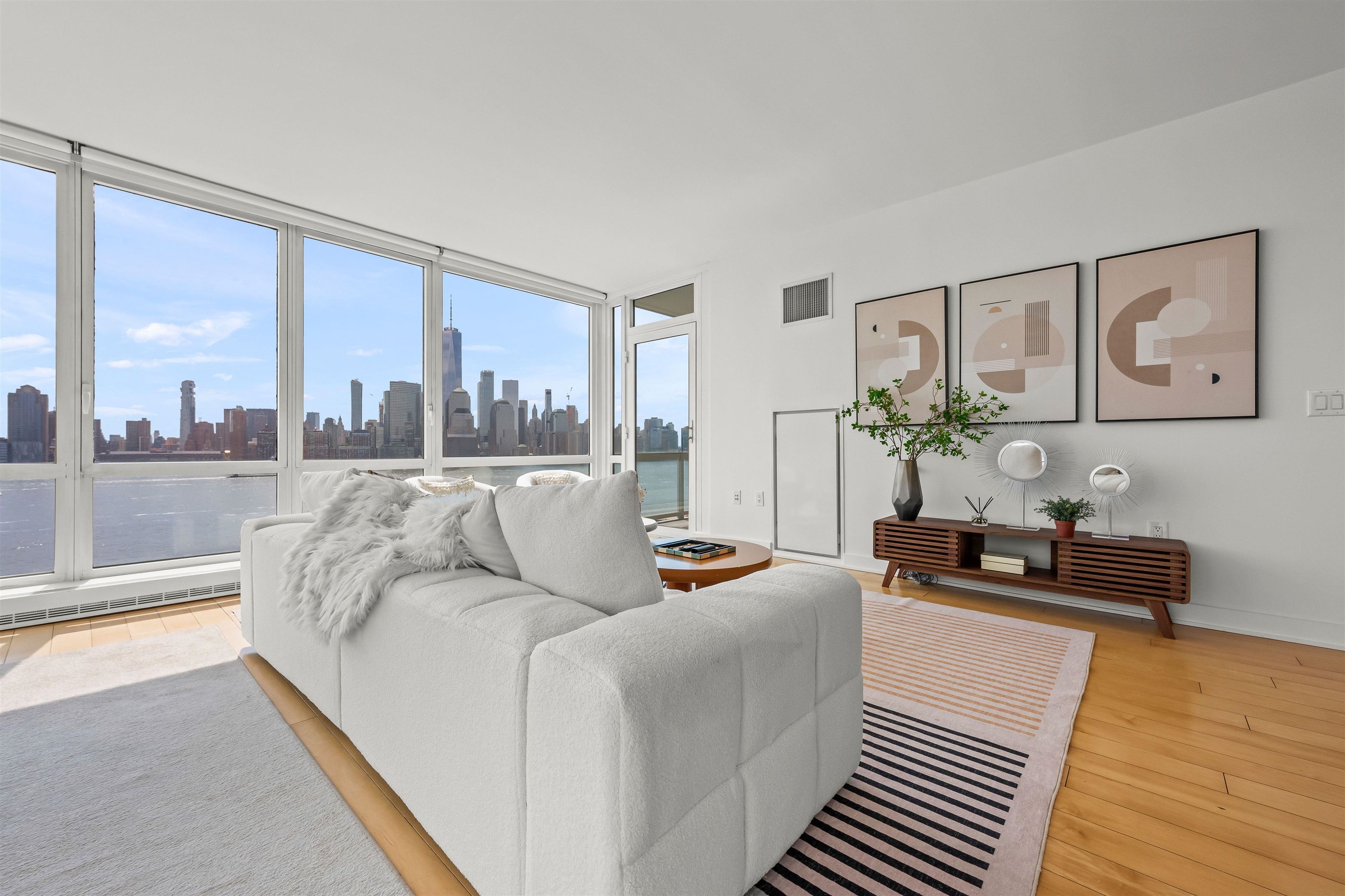 2 2ND ST Unit: 1602
