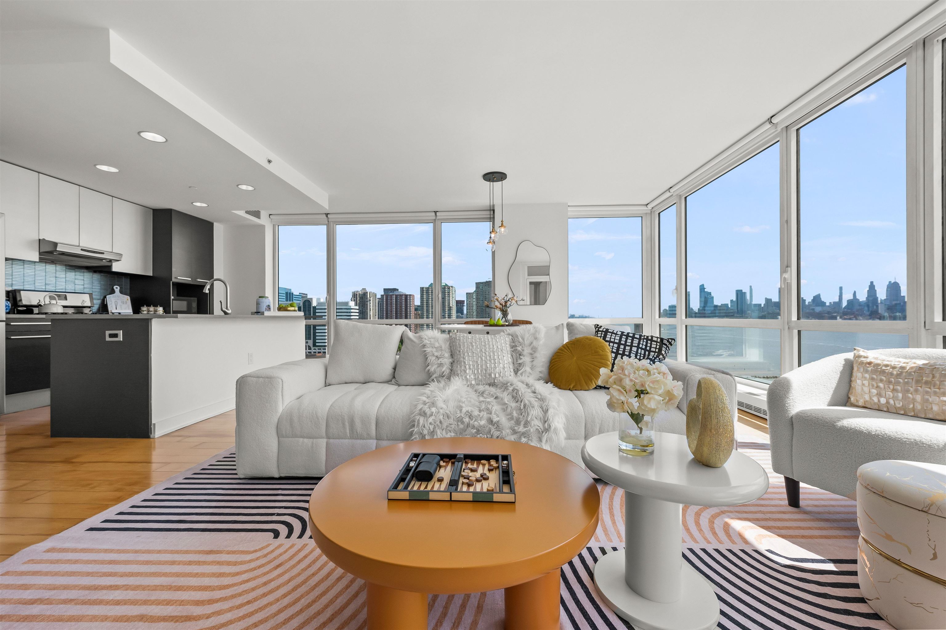 2 2ND ST Unit: 1602