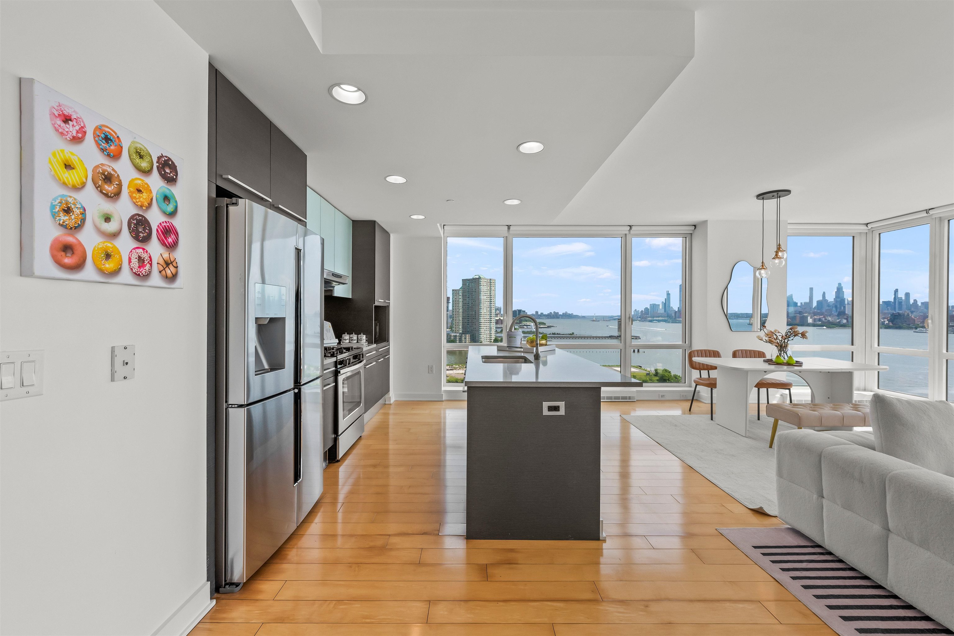 2 2ND ST Unit: 1602