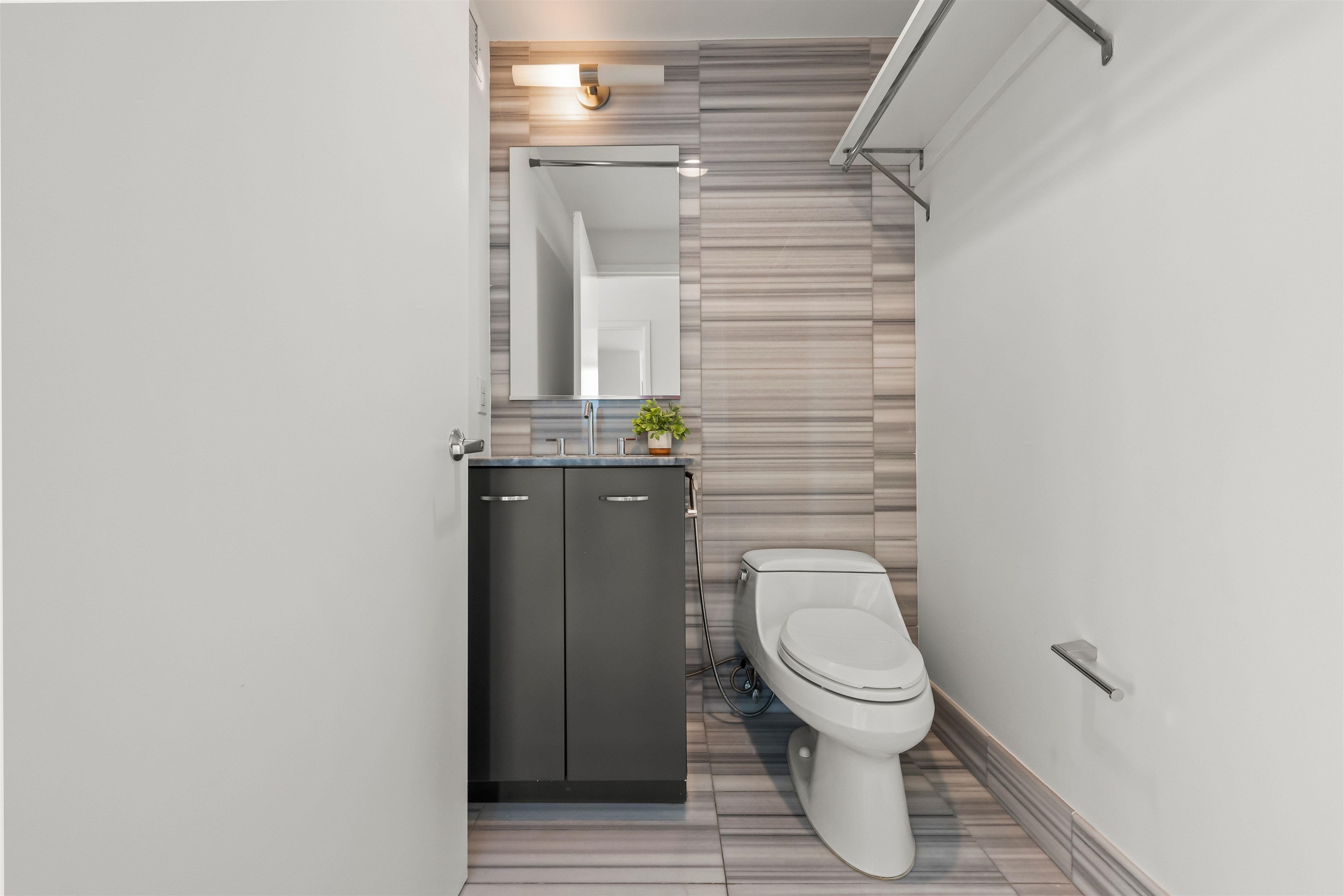 2 2ND ST Unit: 1602