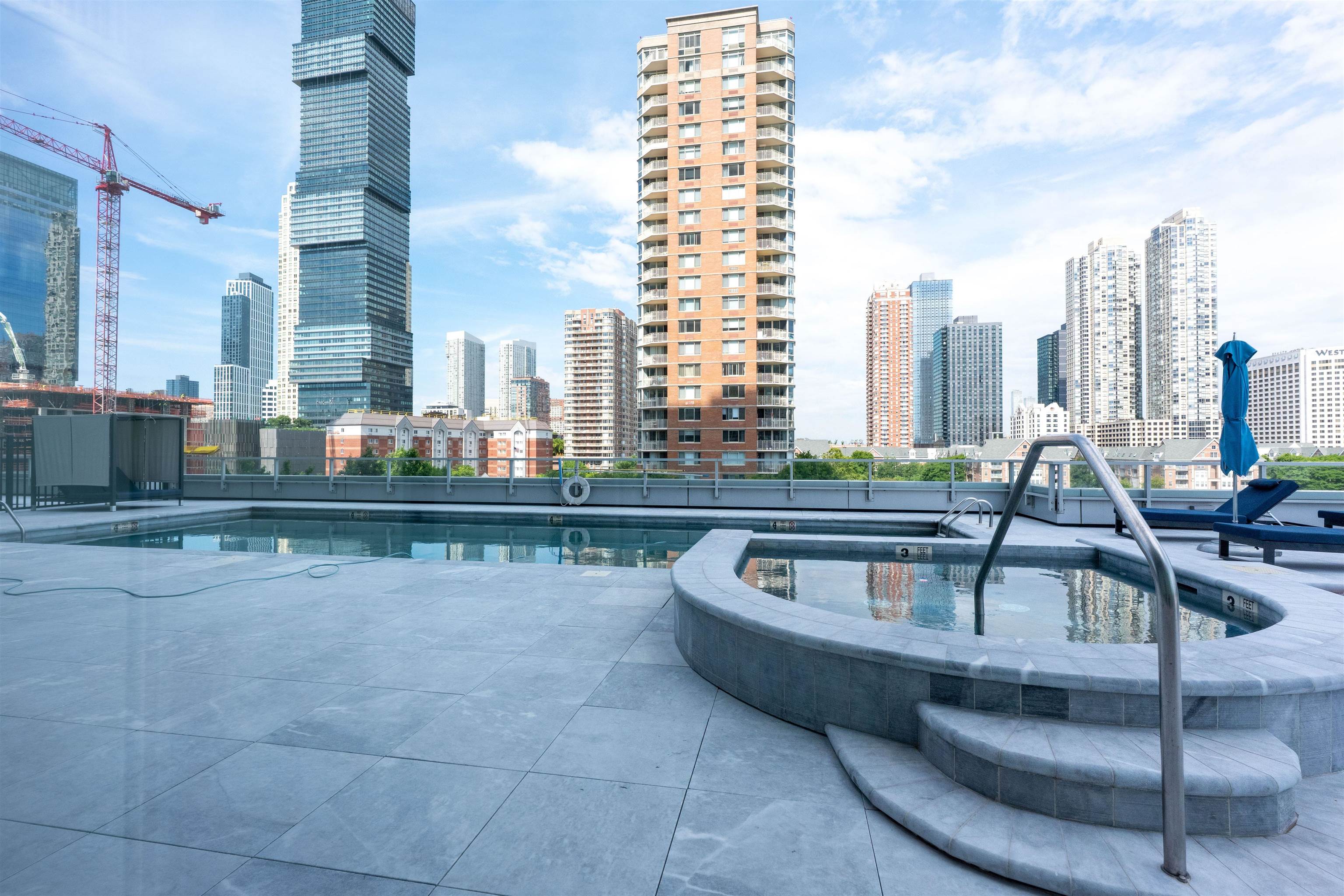 2 2ND ST Unit: 1602