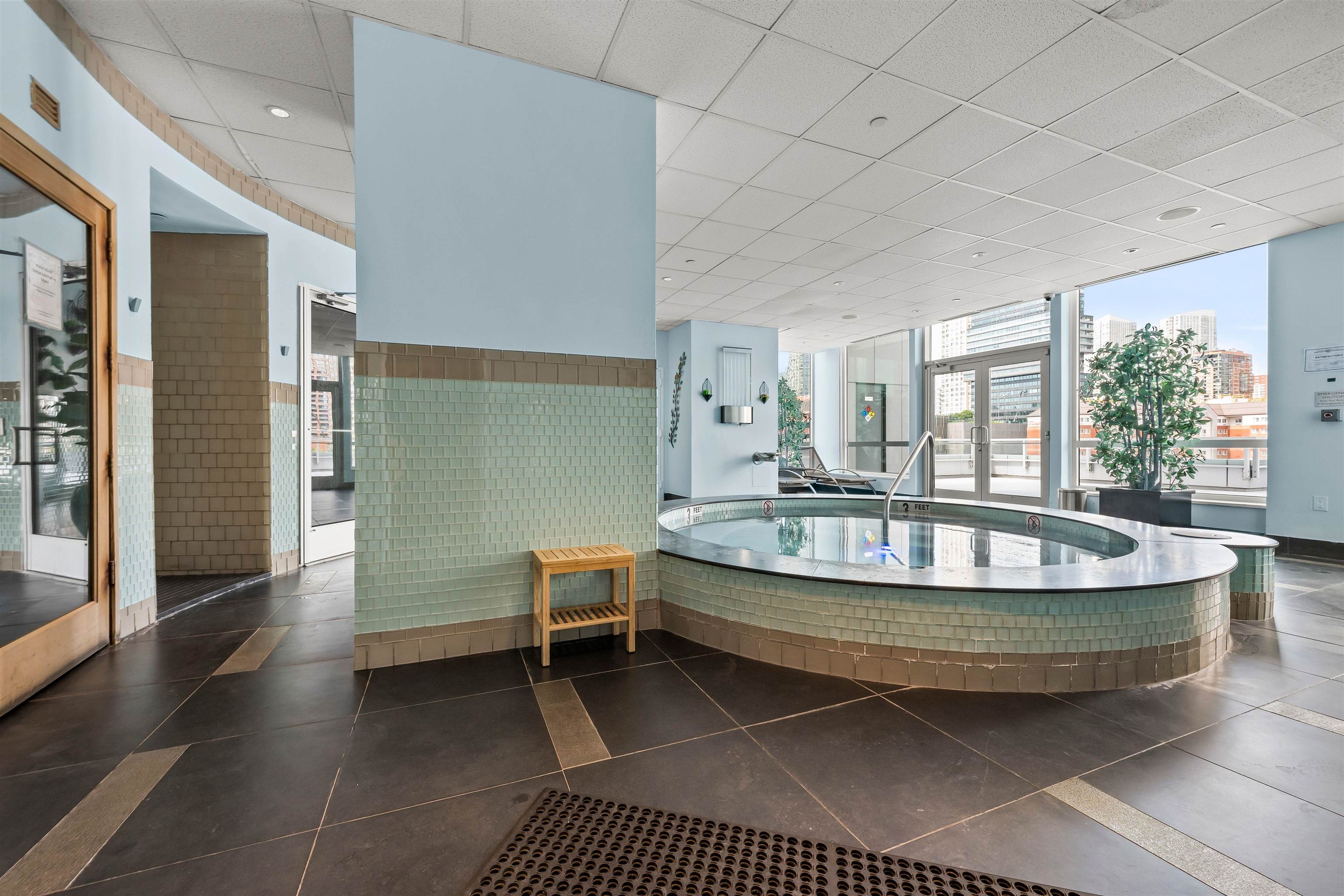 2 2ND ST Unit: 1602