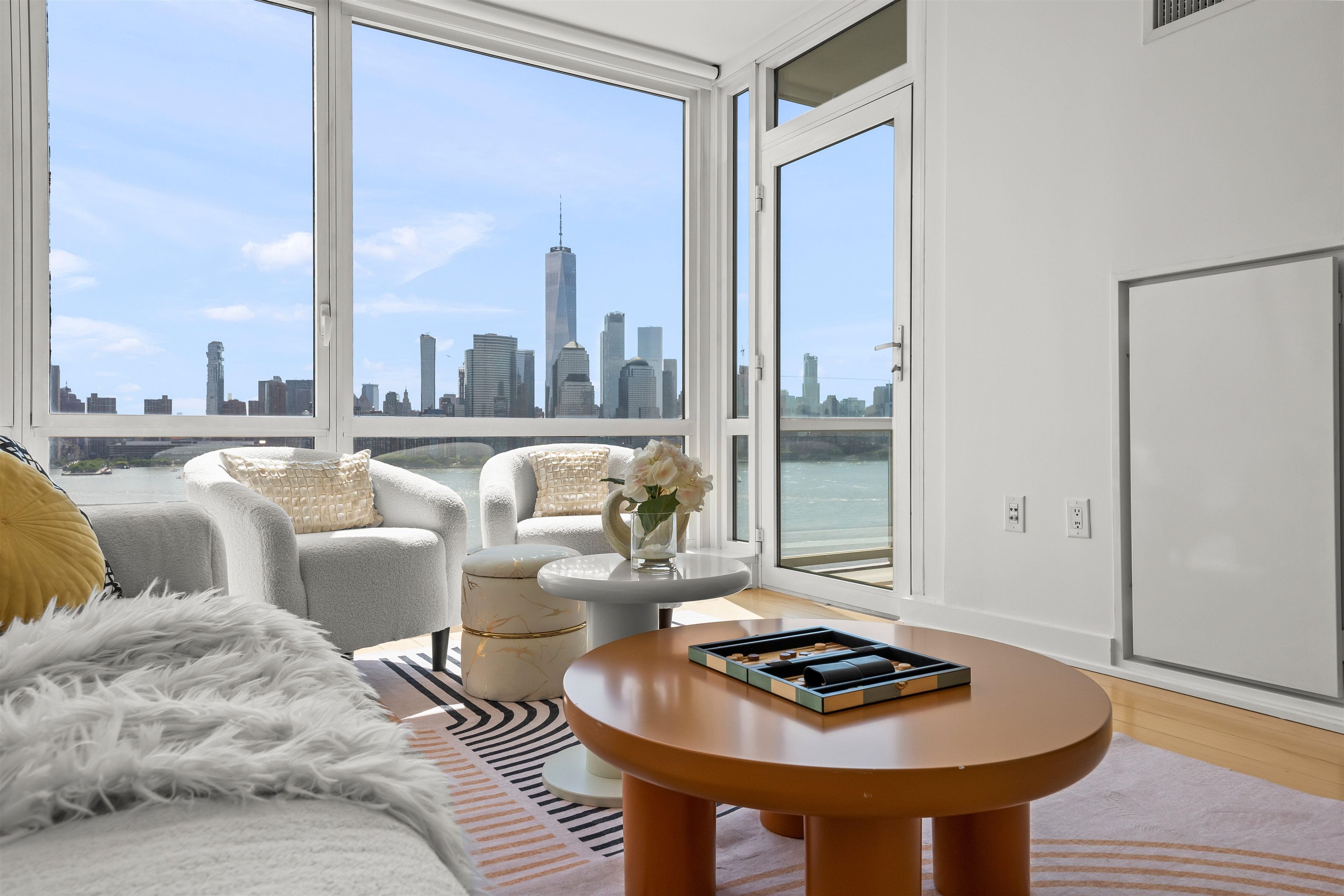 2 2ND ST Unit: 1602