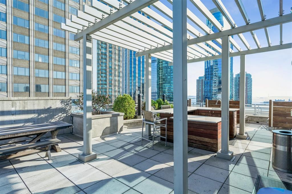 105 GREENE ST Unit: 1901