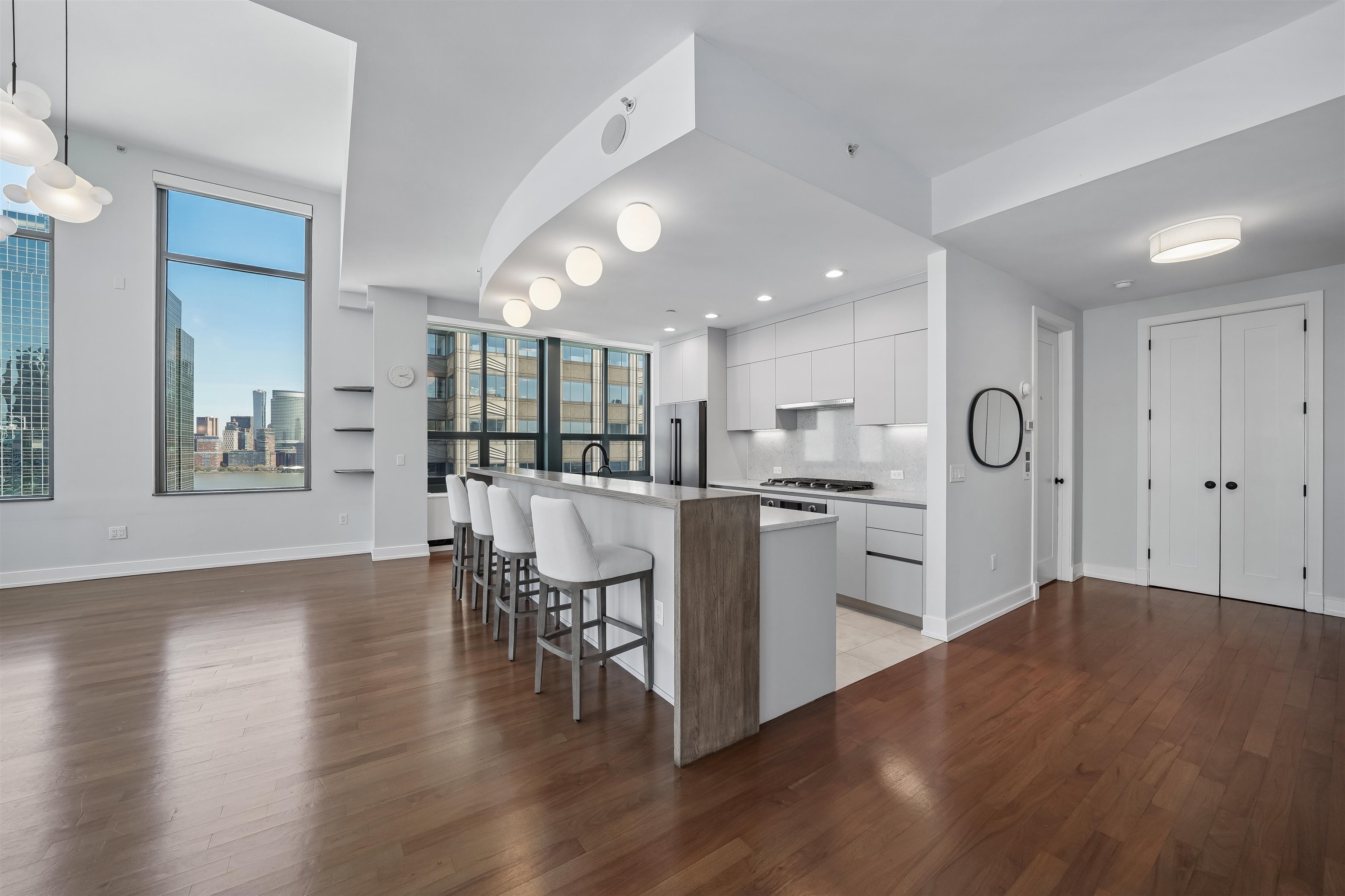 105 GREENE ST Unit: 1901