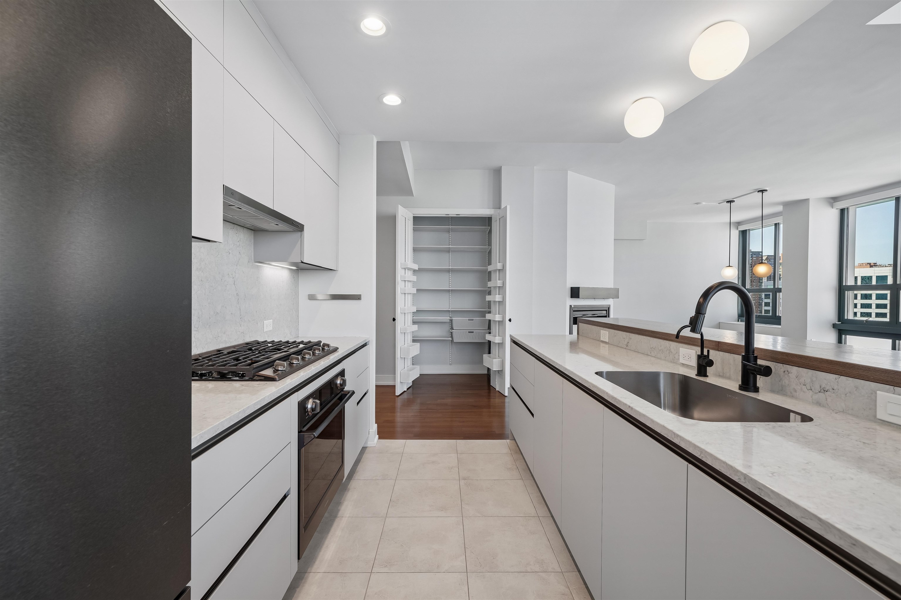 105 GREENE ST Unit: 1901