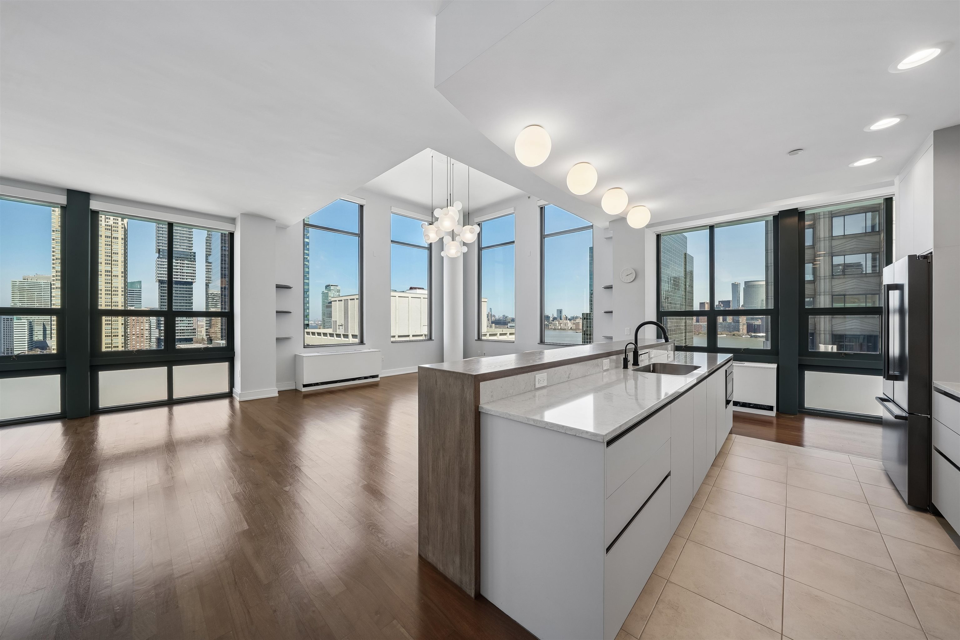 105 GREENE ST Unit: 1901