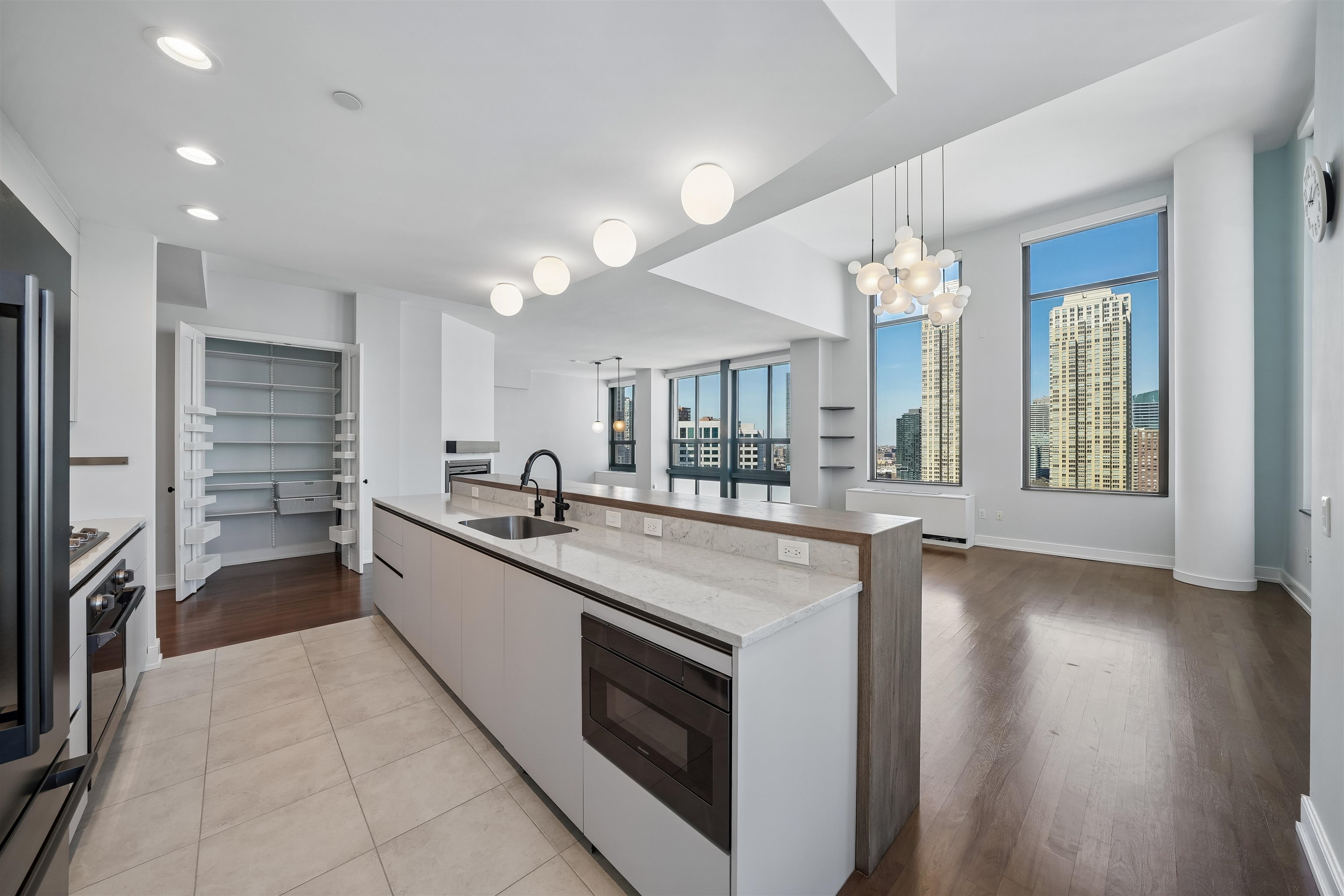 105 GREENE ST Unit: 1901