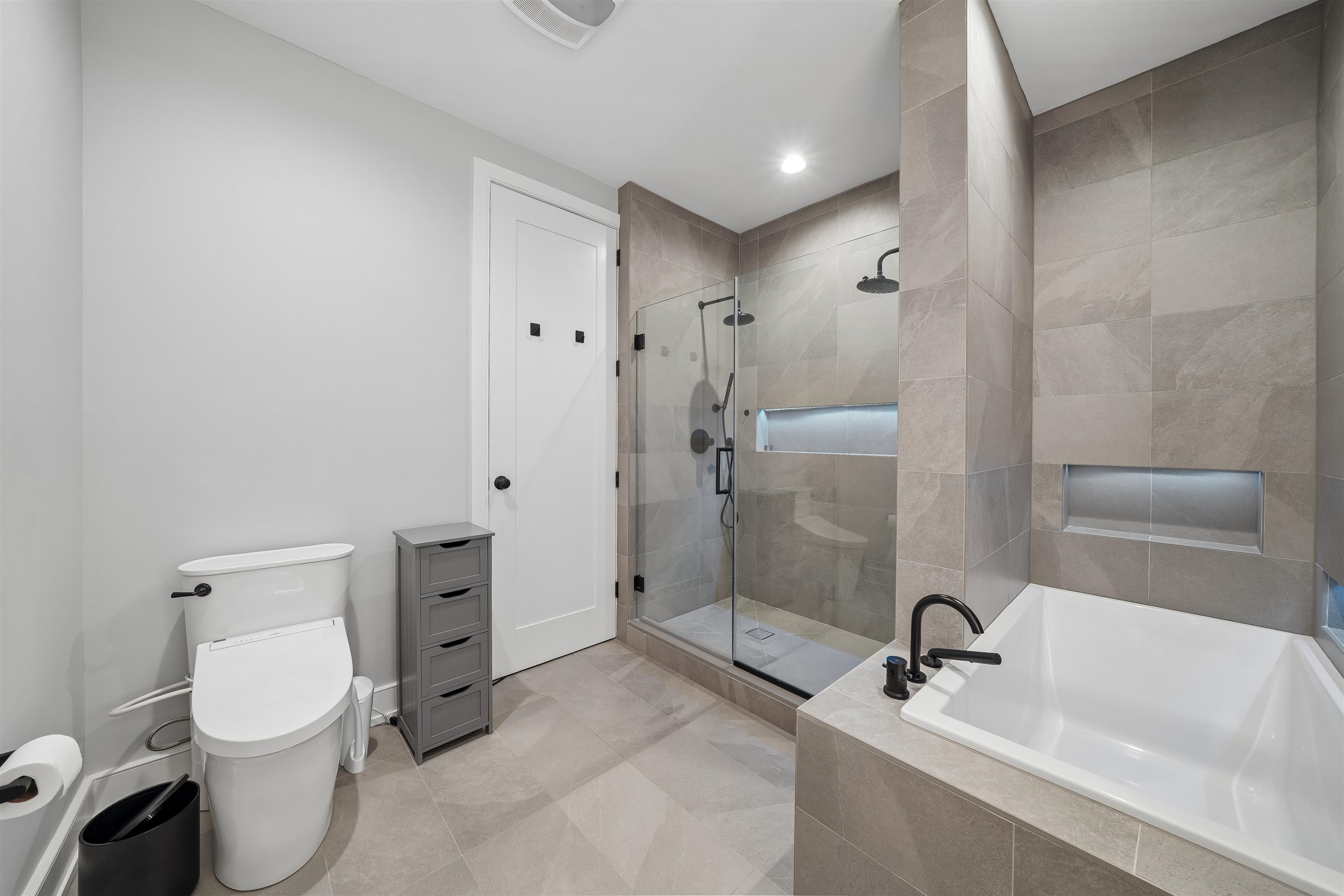 105 GREENE ST Unit: 1901