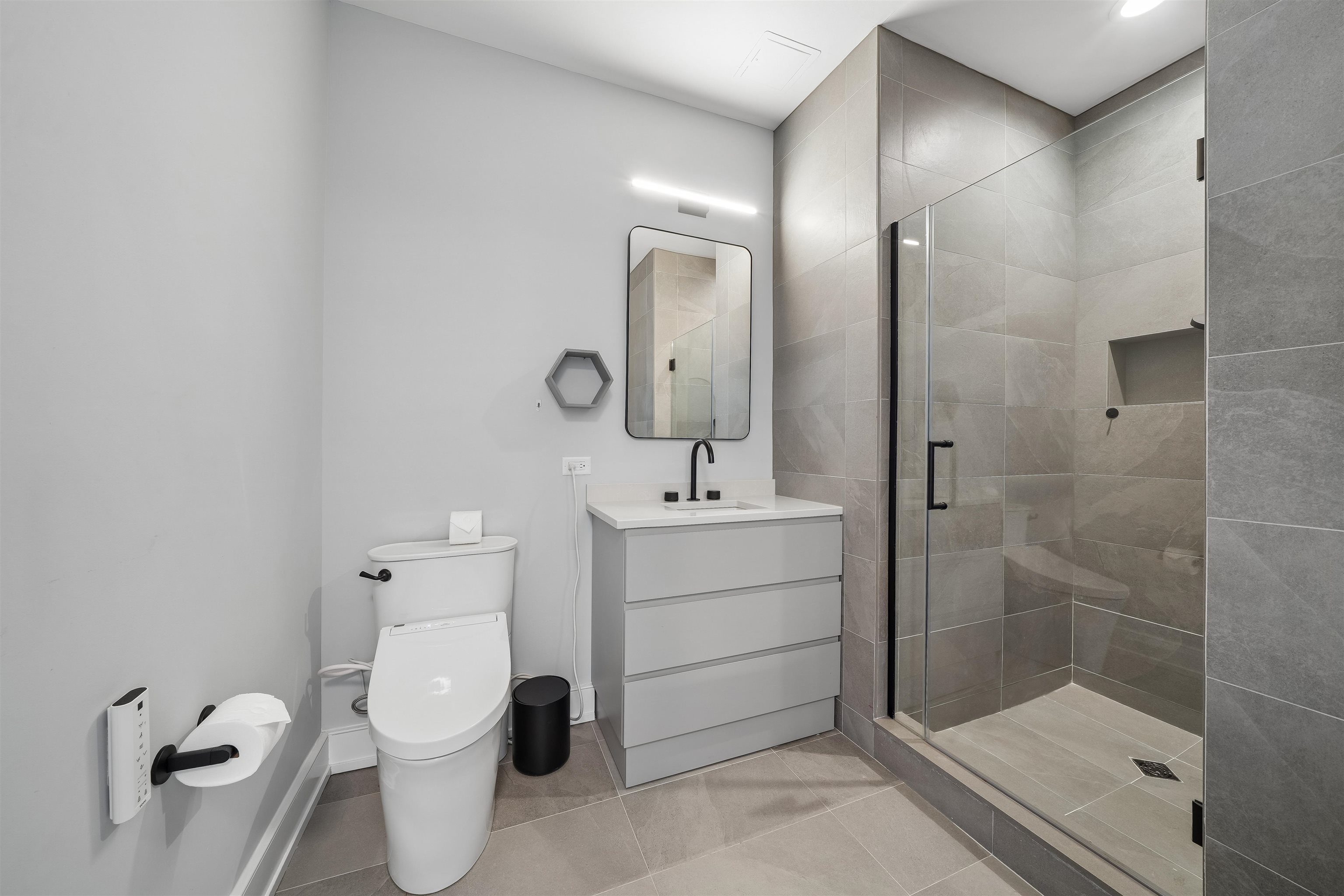 105 GREENE ST Unit: 1901