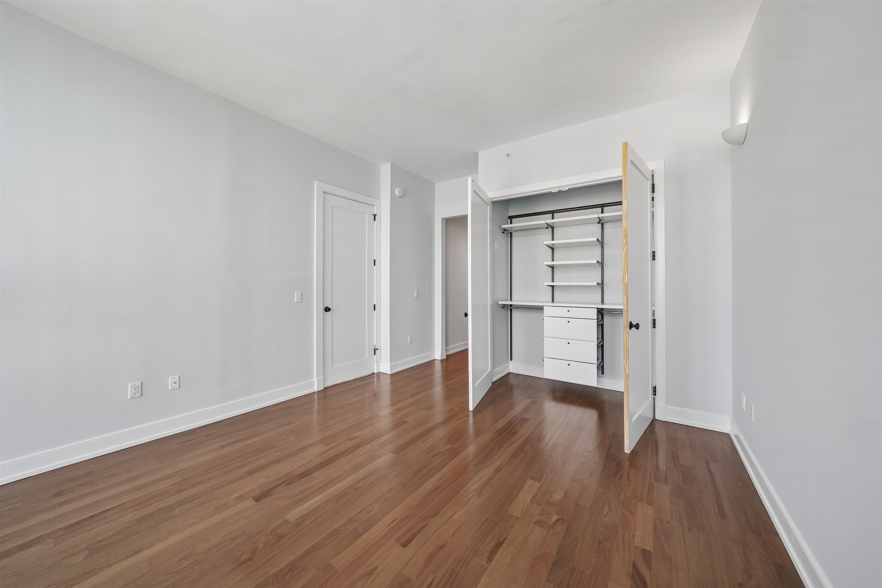 105 GREENE ST Unit: 1901