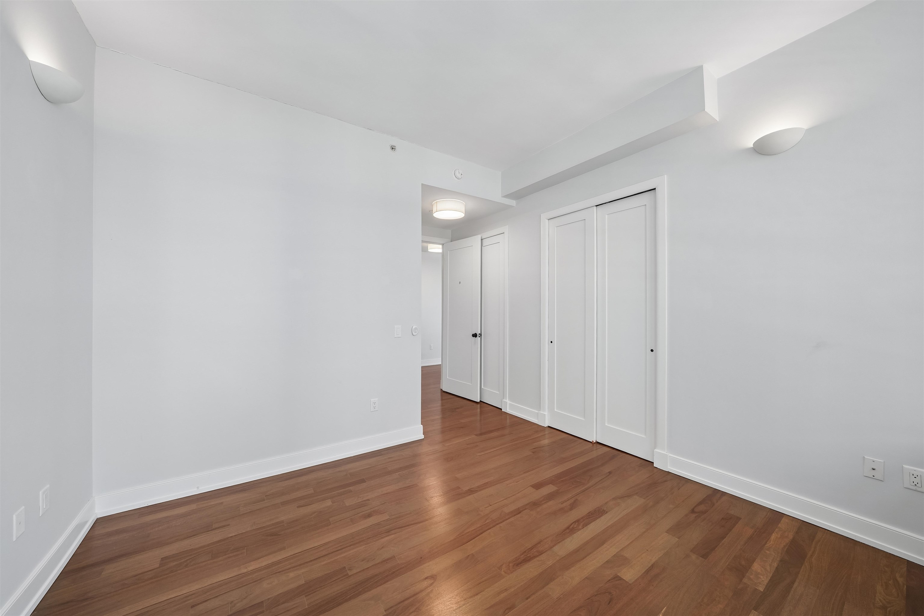 105 GREENE ST Unit: 1901