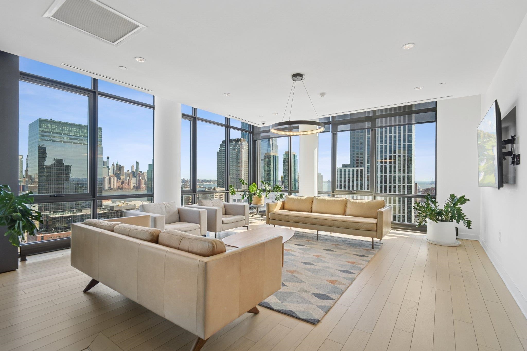 10 PROVOST ST Unit: 1205