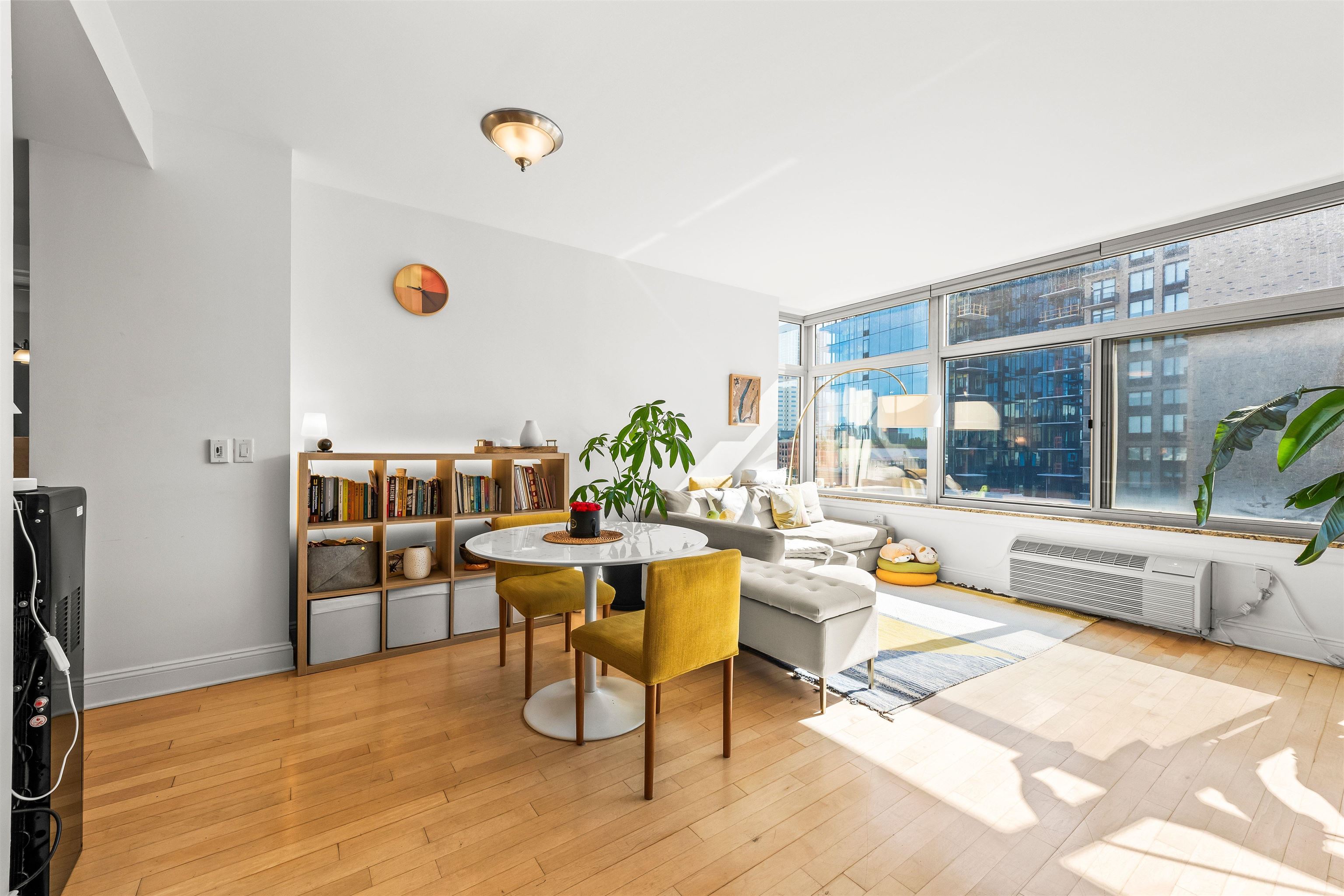 10 REGENT ST Unit: 614