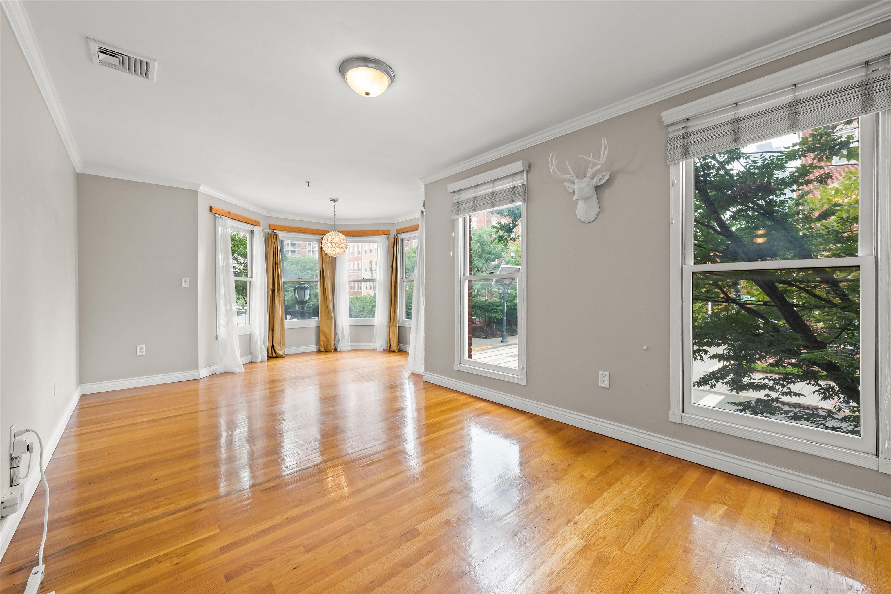 180 WASHINGTON ST Unit: 5