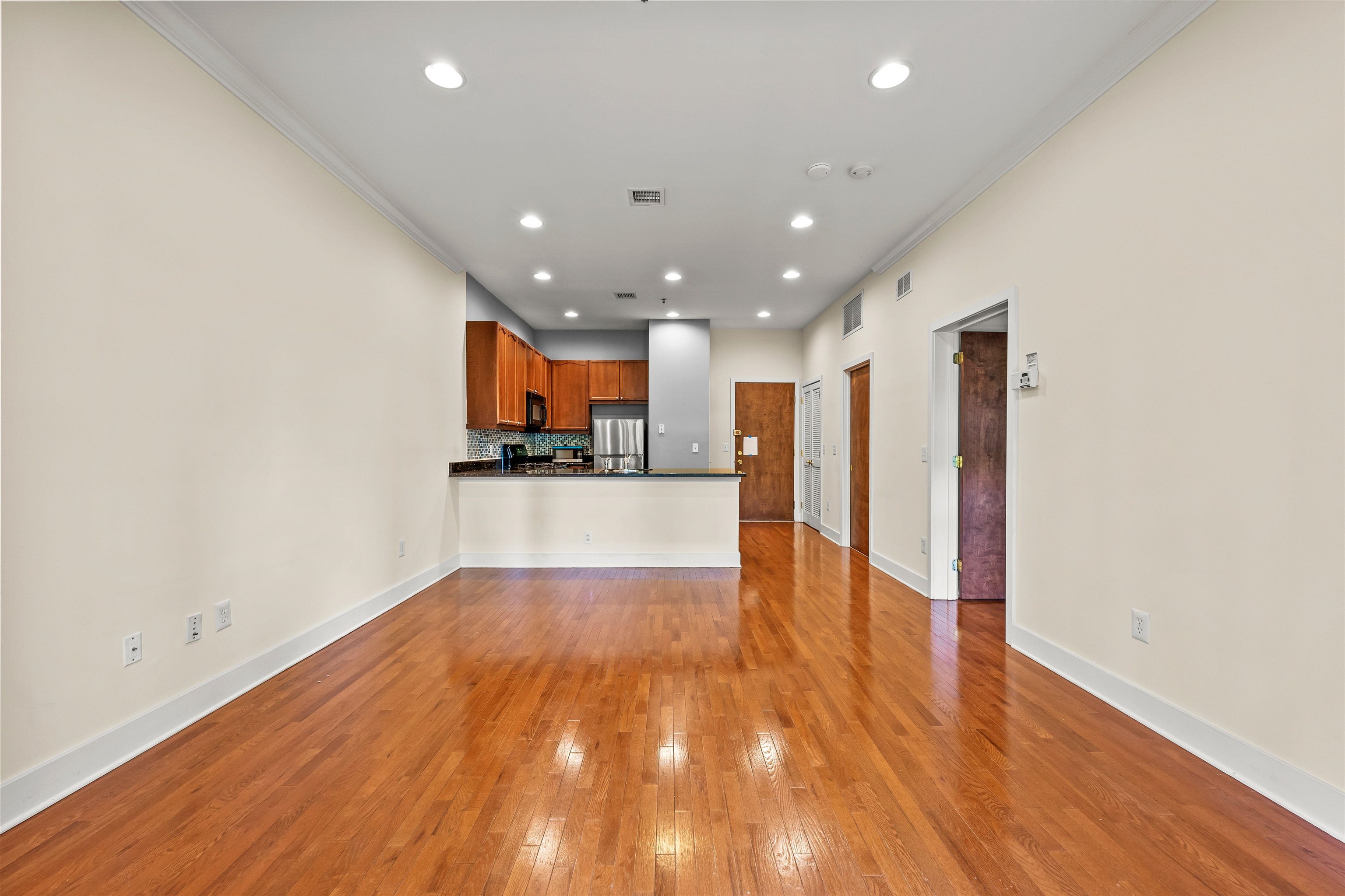 61 GRAND ST Unit: 2C