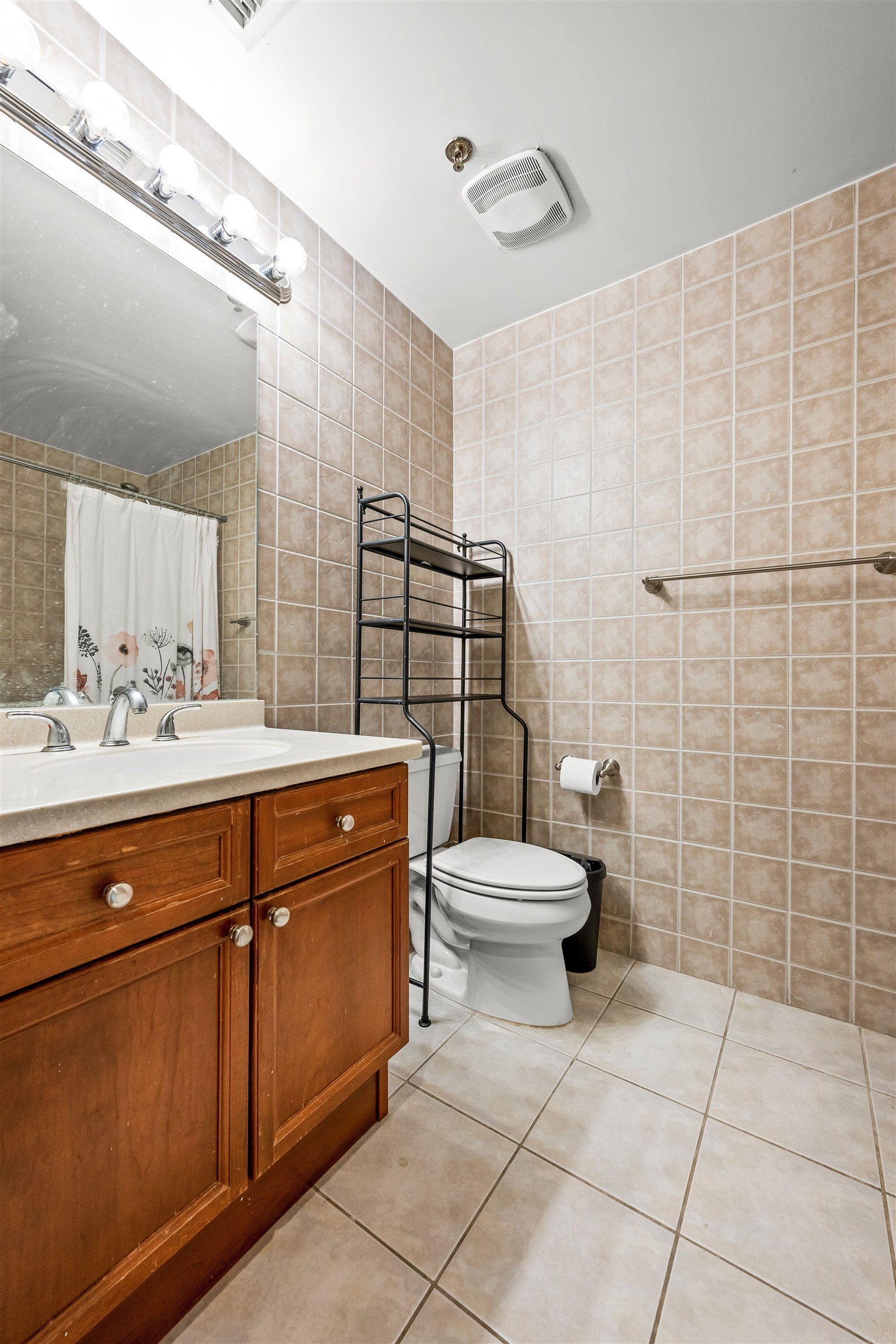 61 GRAND ST Unit: 2C