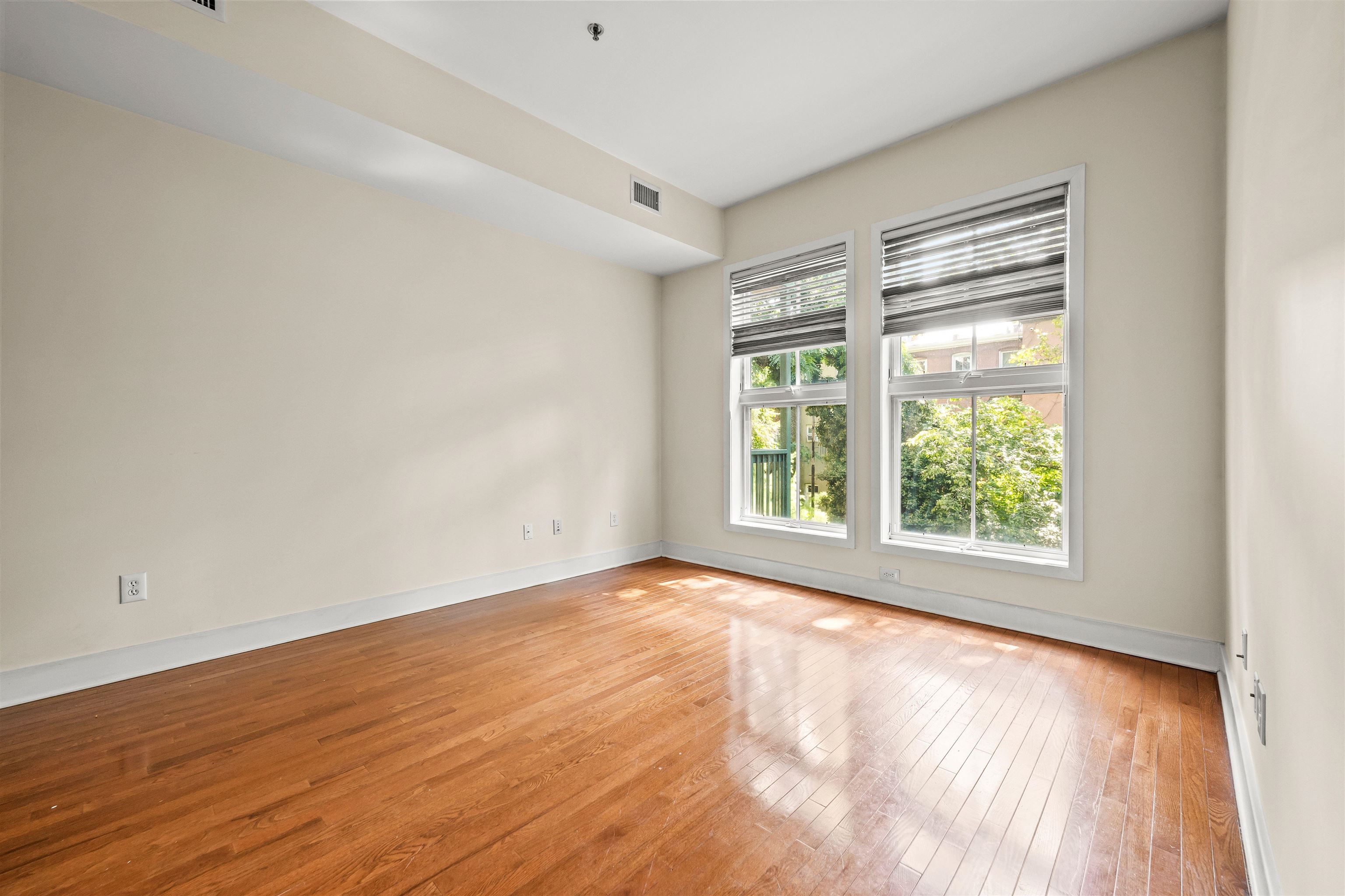 61 GRAND ST Unit: 2C