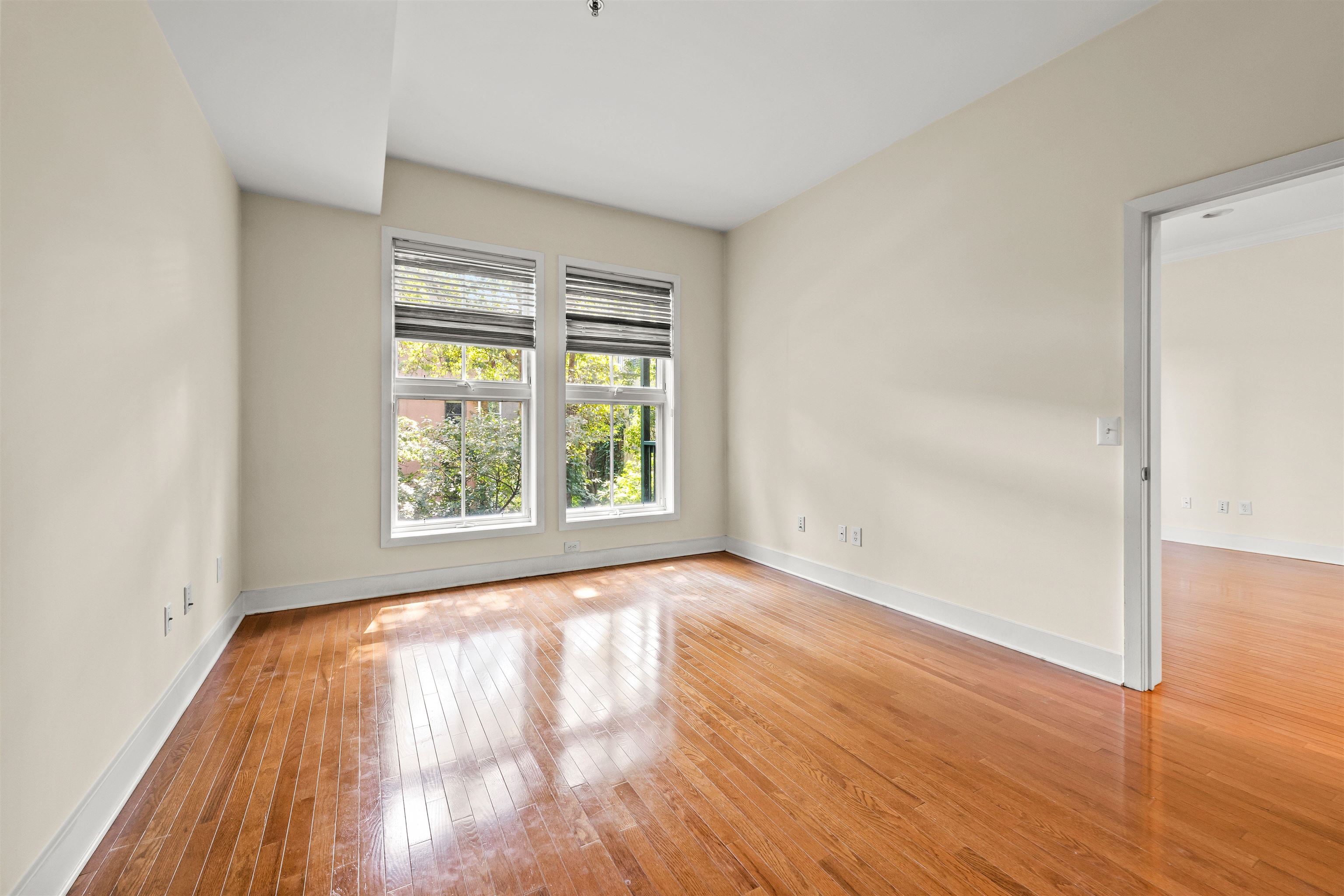 61 GRAND ST Unit: 2C