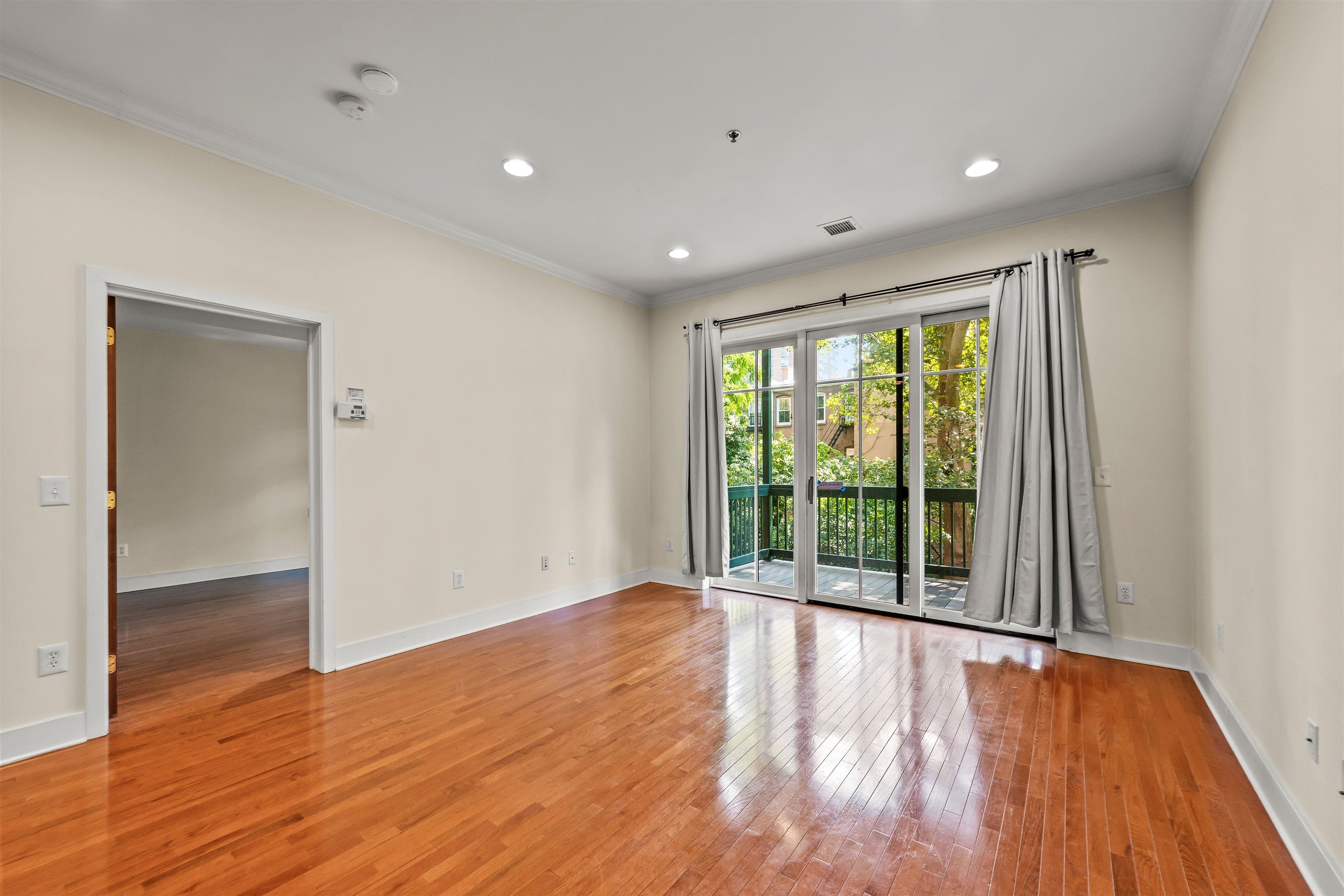 61 GRAND ST Unit: 2C