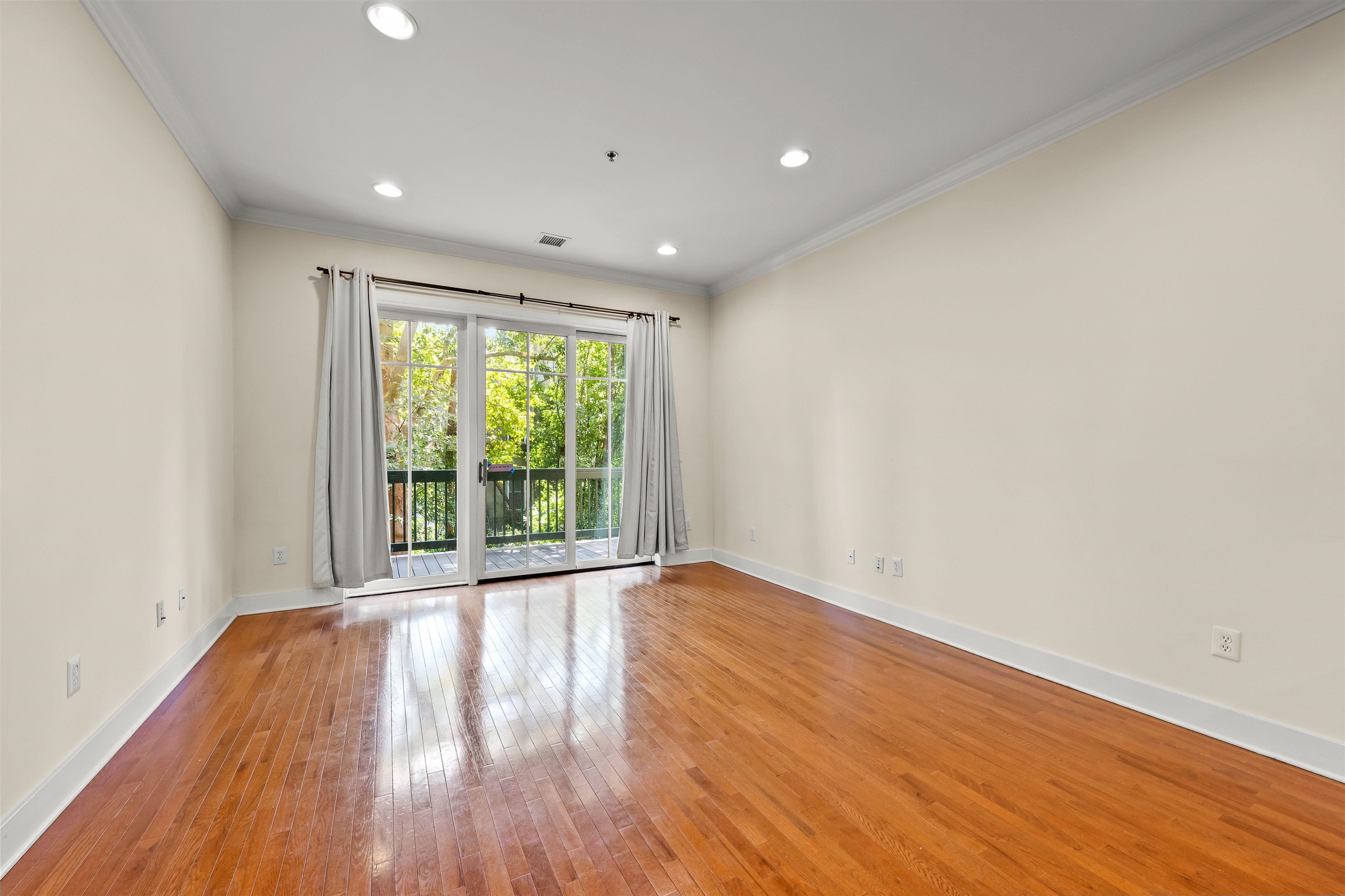 61 GRAND ST Unit: 2C