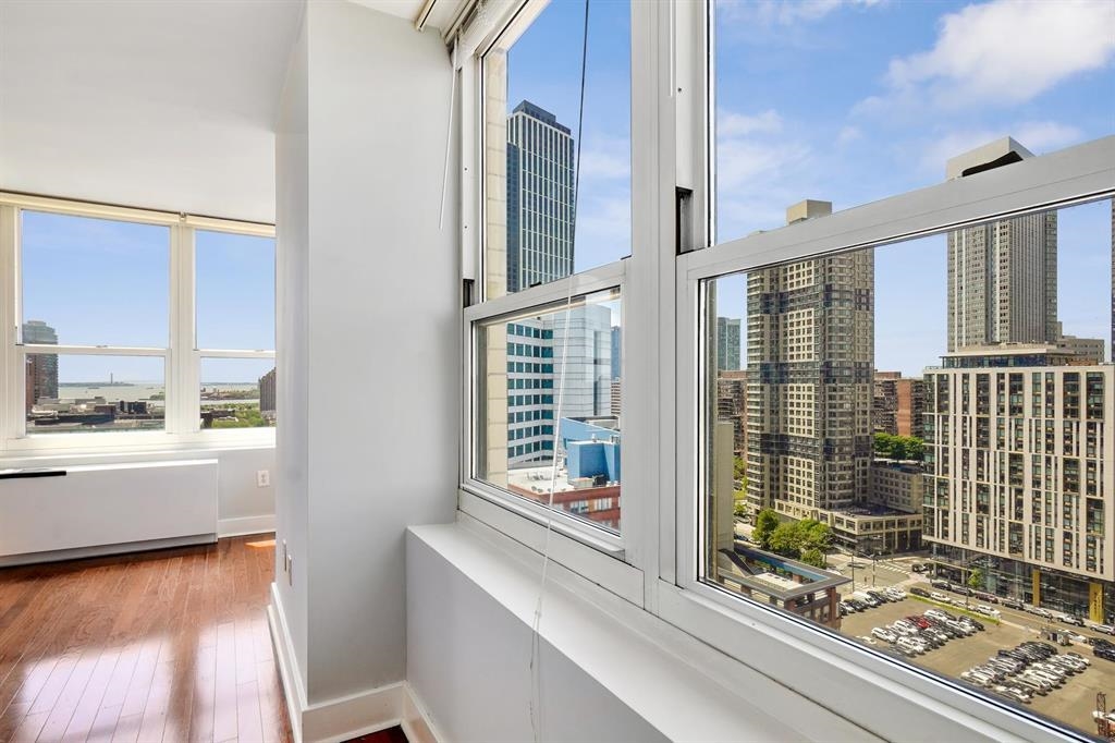 88 MORGAN ST Unit: 2008