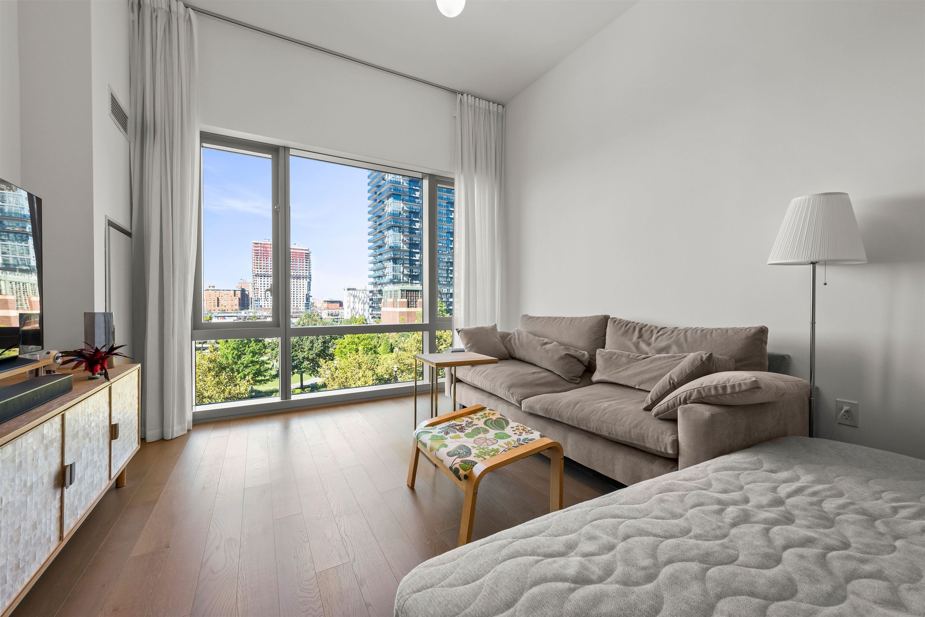 75 PARK LANE SOUTH Unit: 412