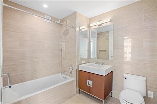 99 HUDSON ST Unit: 2201