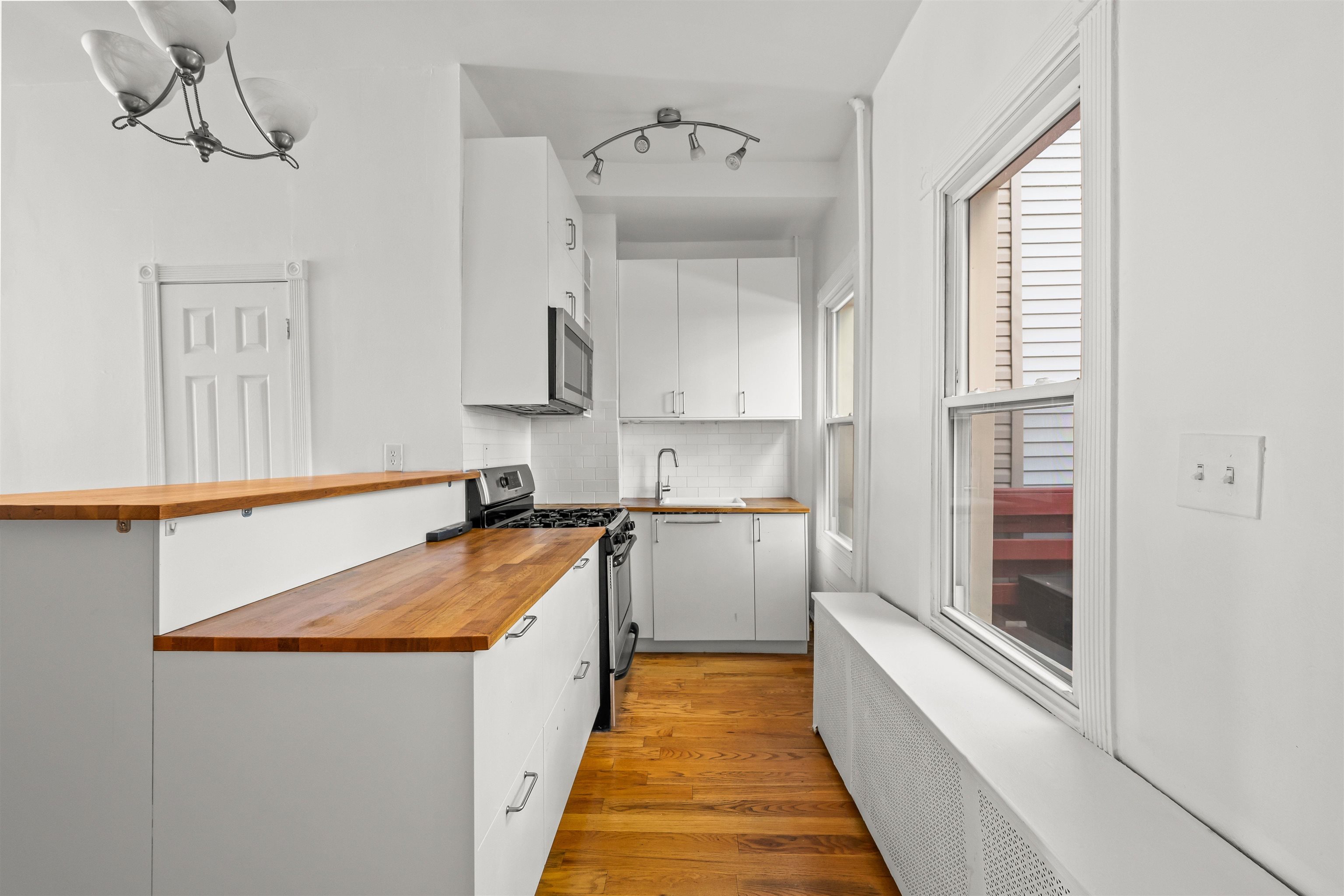 491 MERCER ST Unit: 2