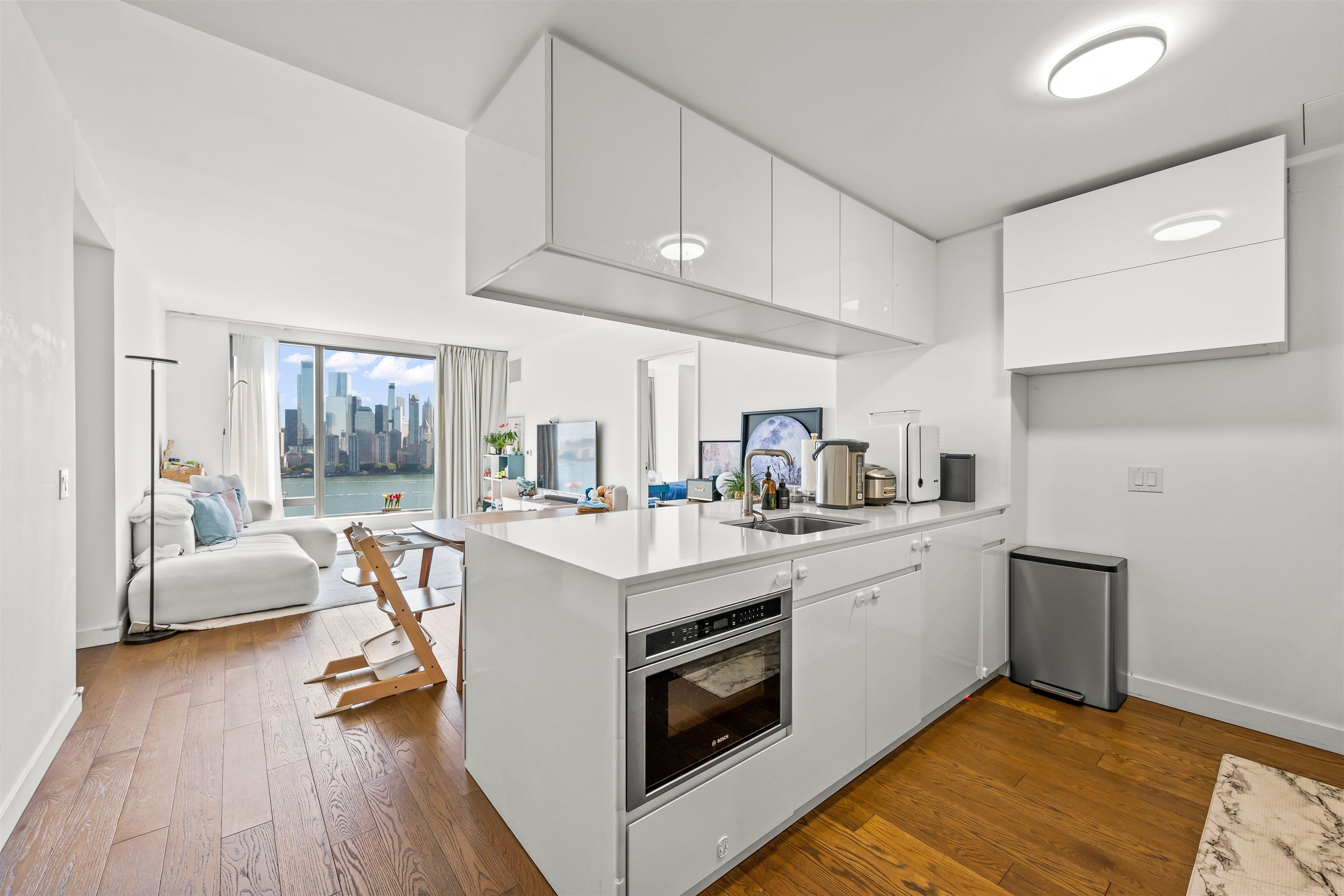 99 HUDSON ST Unit: 2106