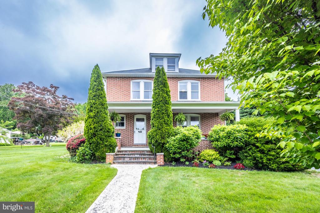 2425 Strasburg Rd