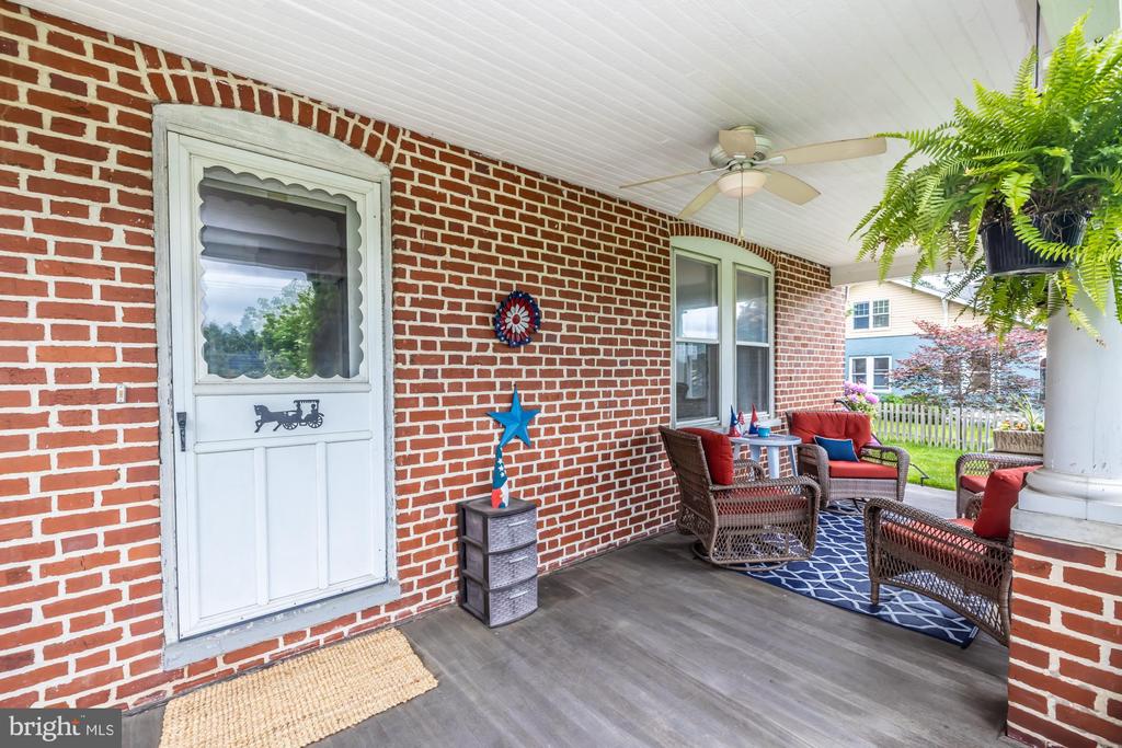 2425 Strasburg Rd