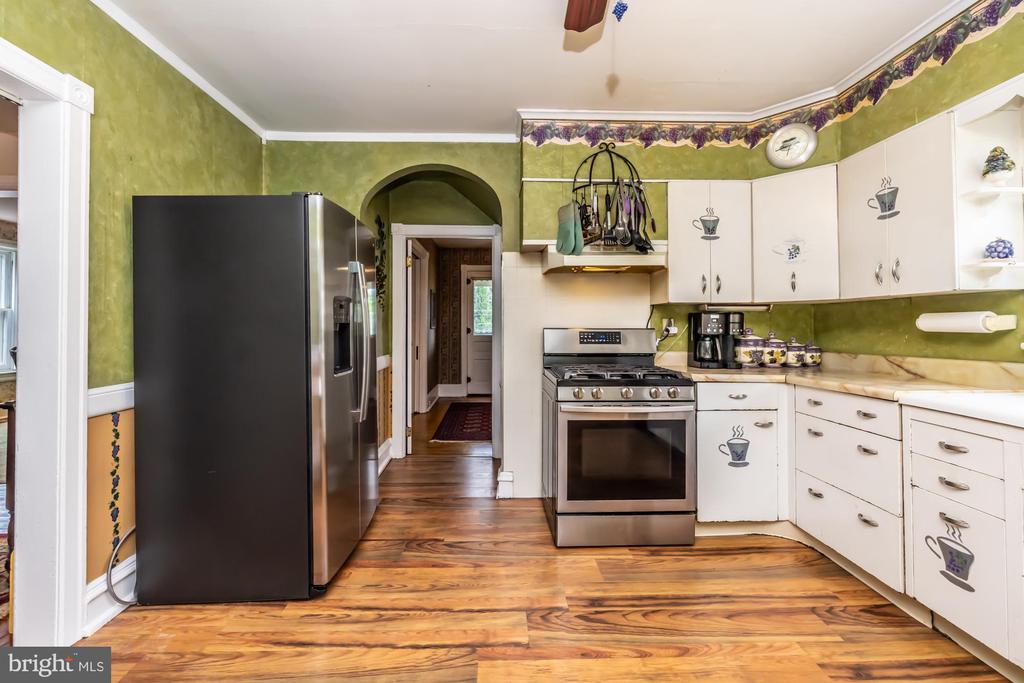 2425 Strasburg Rd