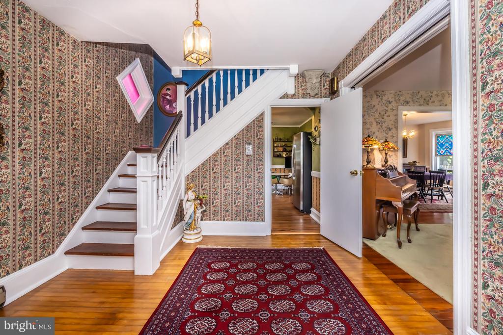 2425 Strasburg Rd