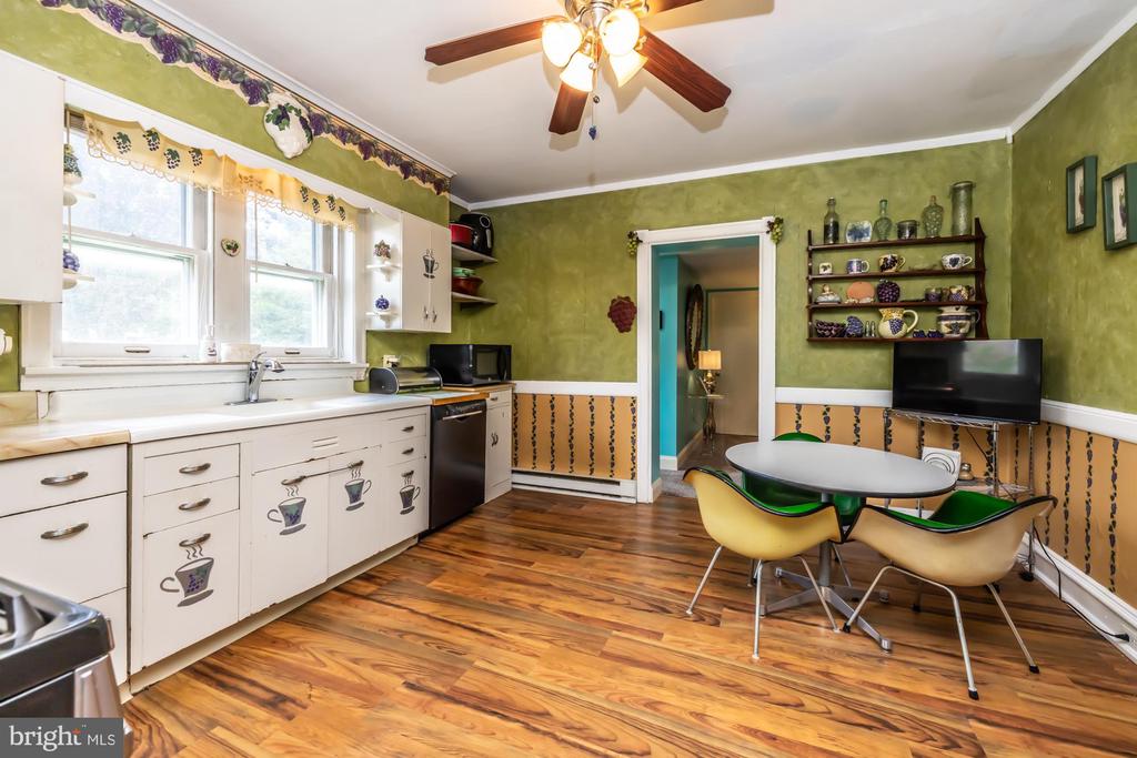 2425 Strasburg Rd