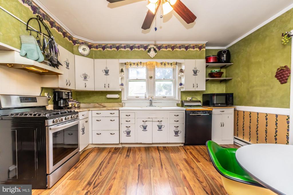 2425 Strasburg Rd