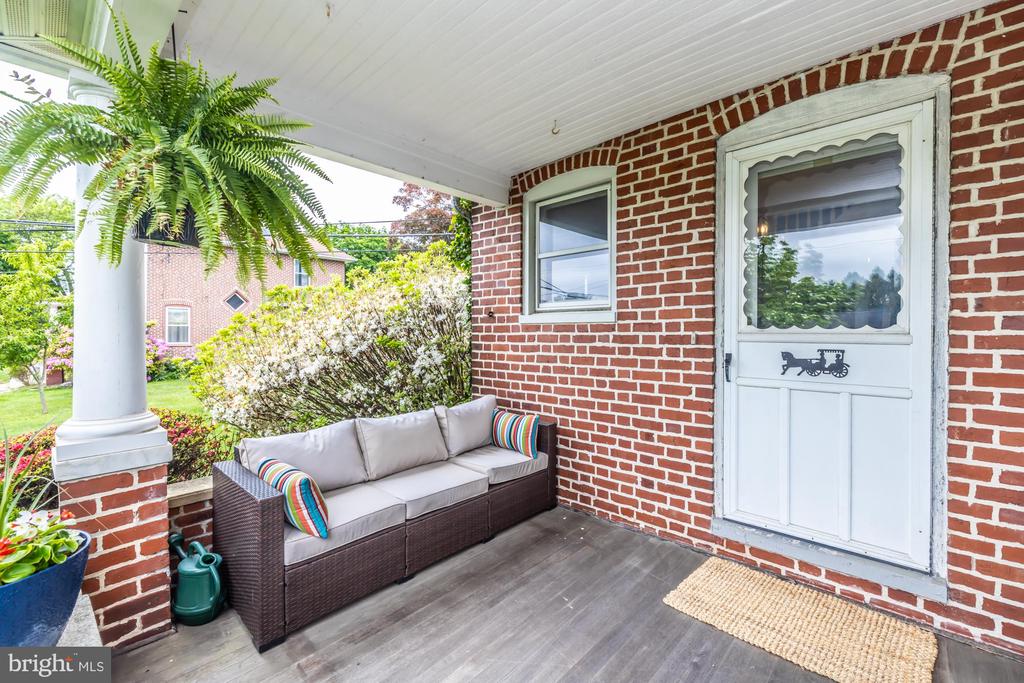 2425 Strasburg Rd