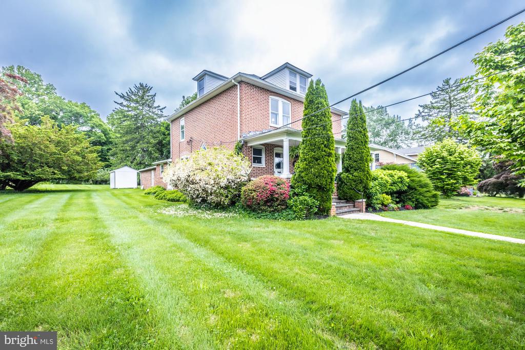 2425 Strasburg Rd