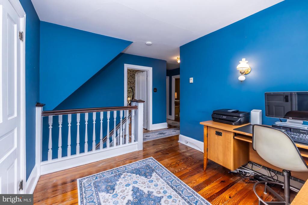 2425 Strasburg Rd