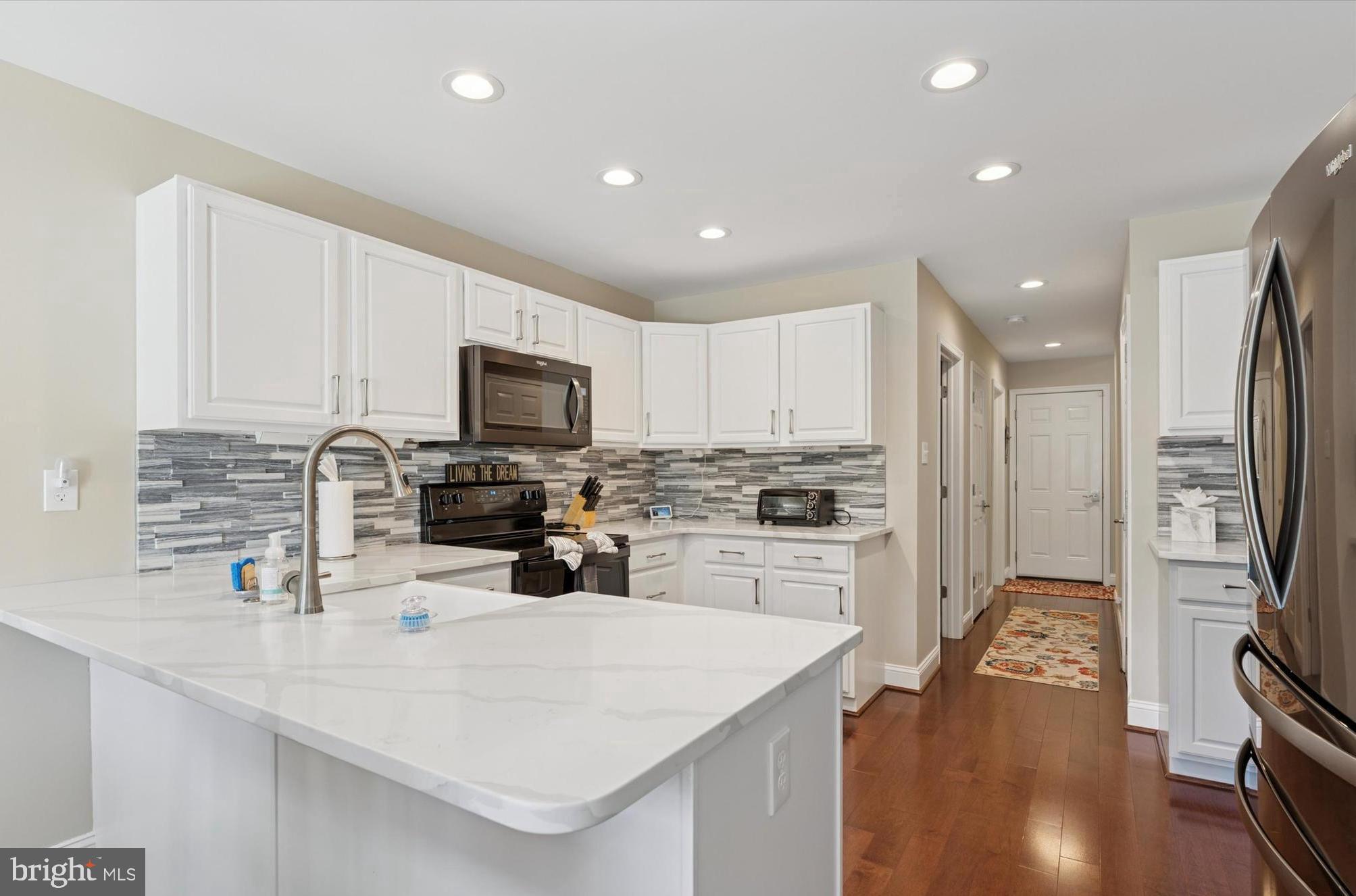 621 Jaeger Cir