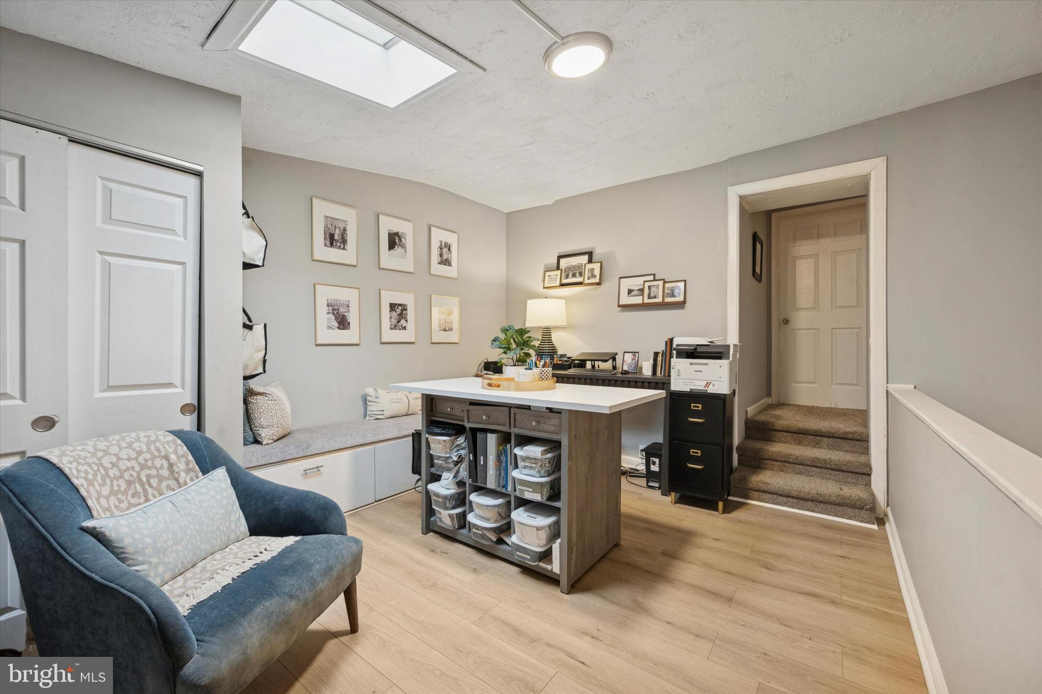 305 W CHESTNUT STREET