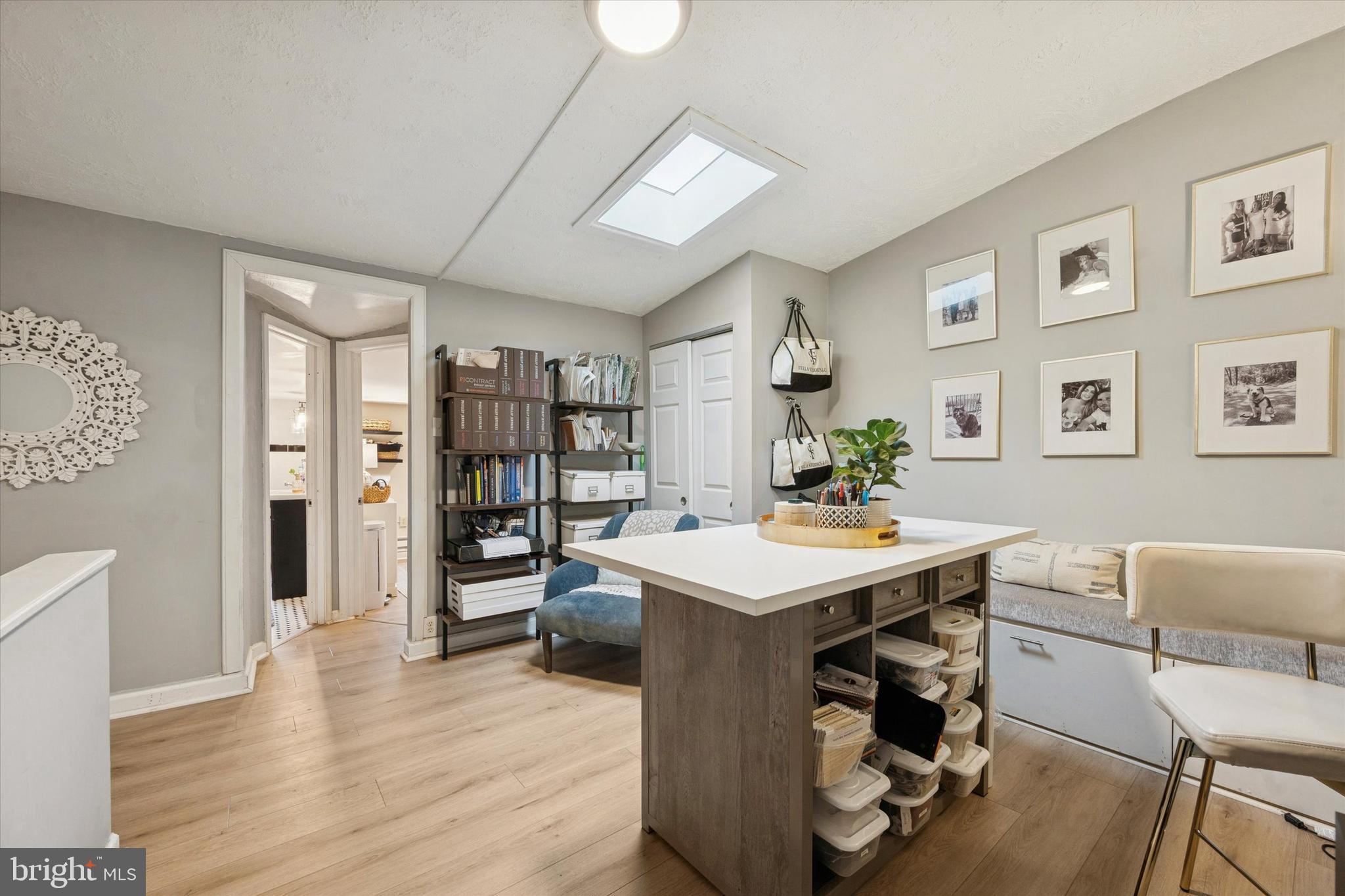 305 W CHESTNUT STREET