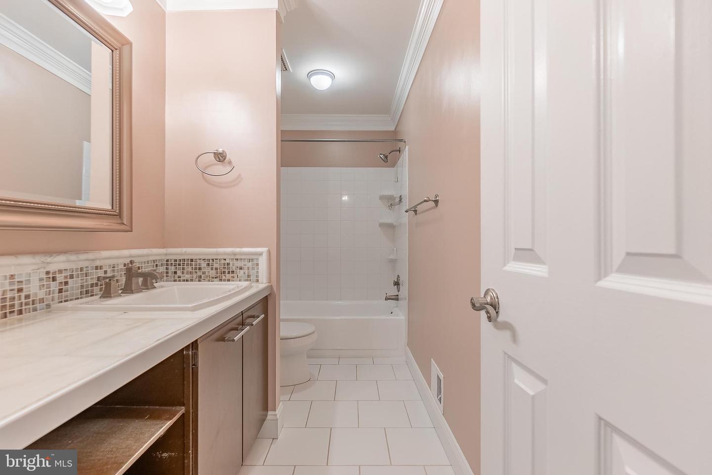 2606 Red Oak Cir #2606a