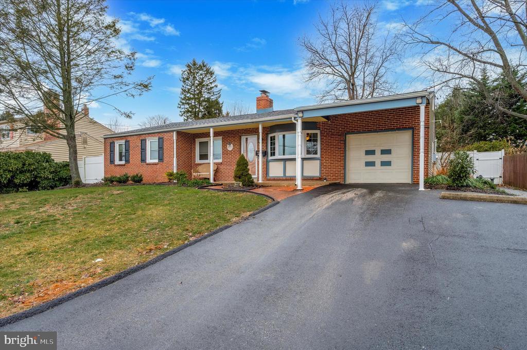 2340 Overlook Dr